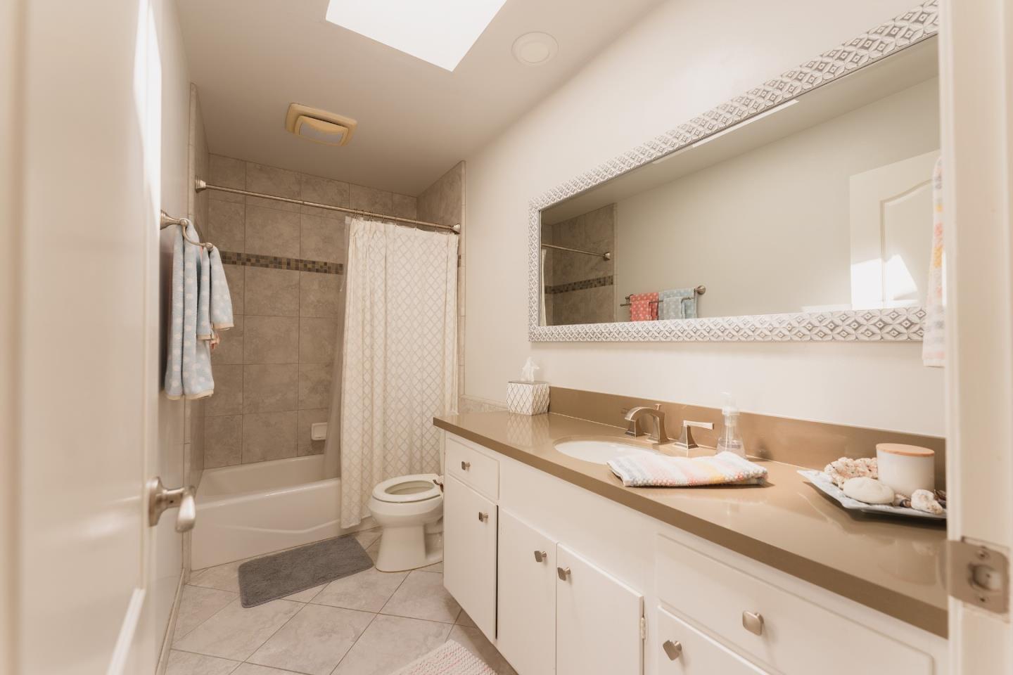 Detail Gallery Image 20 of 27 For 1152 Los Palos Dr, Salinas,  CA 93901 - 3 Beds | 2 Baths