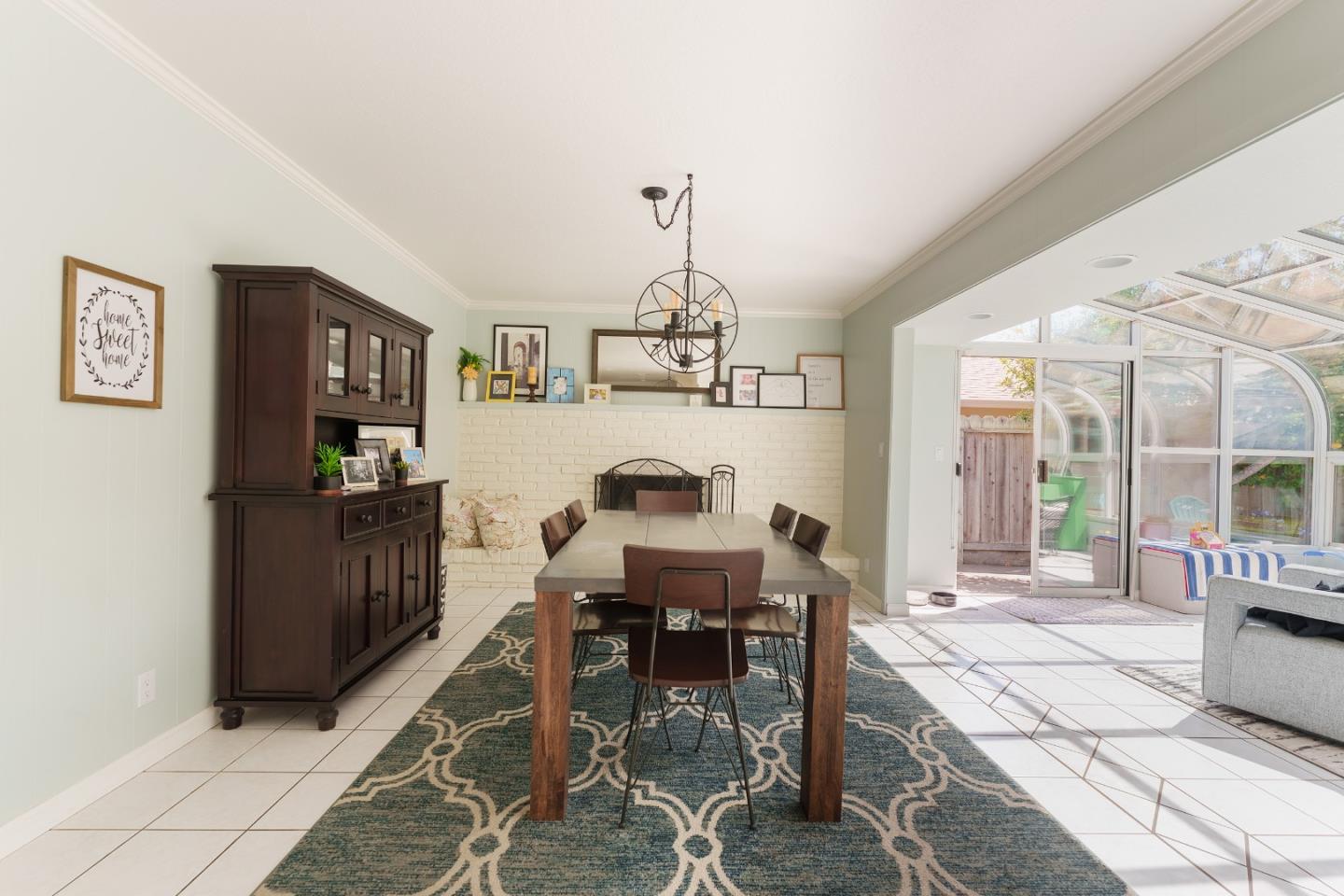 Detail Gallery Image 8 of 27 For 1152 Los Palos Dr, Salinas,  CA 93901 - 3 Beds | 2 Baths