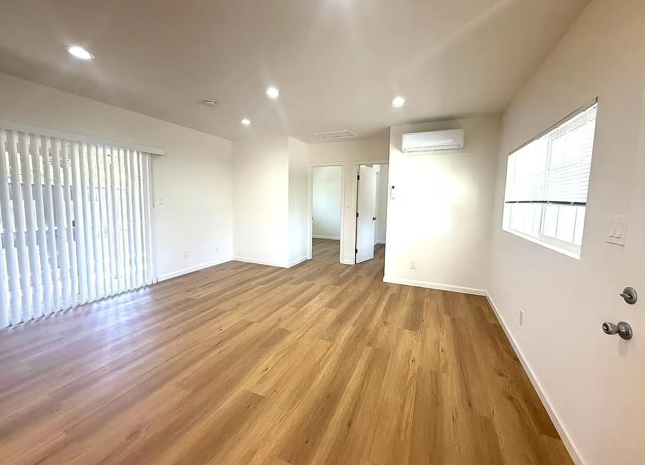 Detail Gallery Image 3 of 17 For 717 Ehrhorn Ave, Mountain View,  CA 94041 - – Beds | – Baths