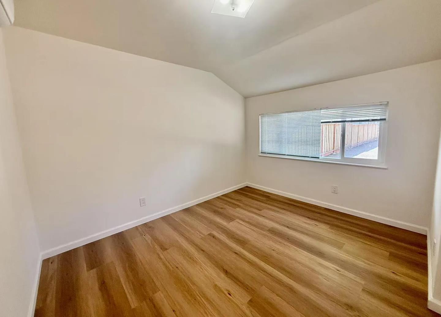 Detail Gallery Image 6 of 17 For 717 Ehrhorn Ave, Mountain View,  CA 94041 - – Beds | – Baths