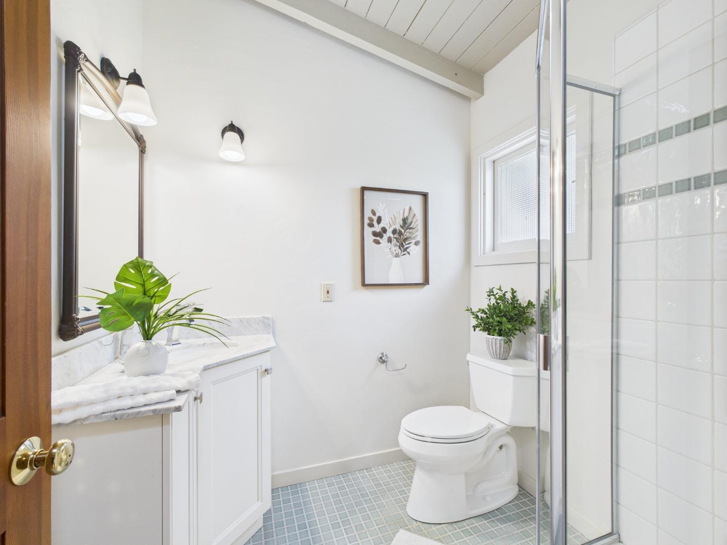 Detail Gallery Image 11 of 20 For 214 Soledad Pl, Monterey,  CA 93940 - 2 Beds | 2 Baths
