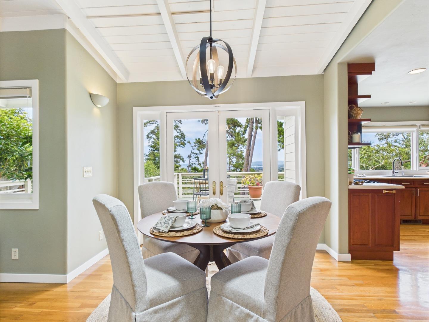 Detail Gallery Image 6 of 20 For 214 Soledad Pl, Monterey,  CA 93940 - 2 Beds | 2 Baths