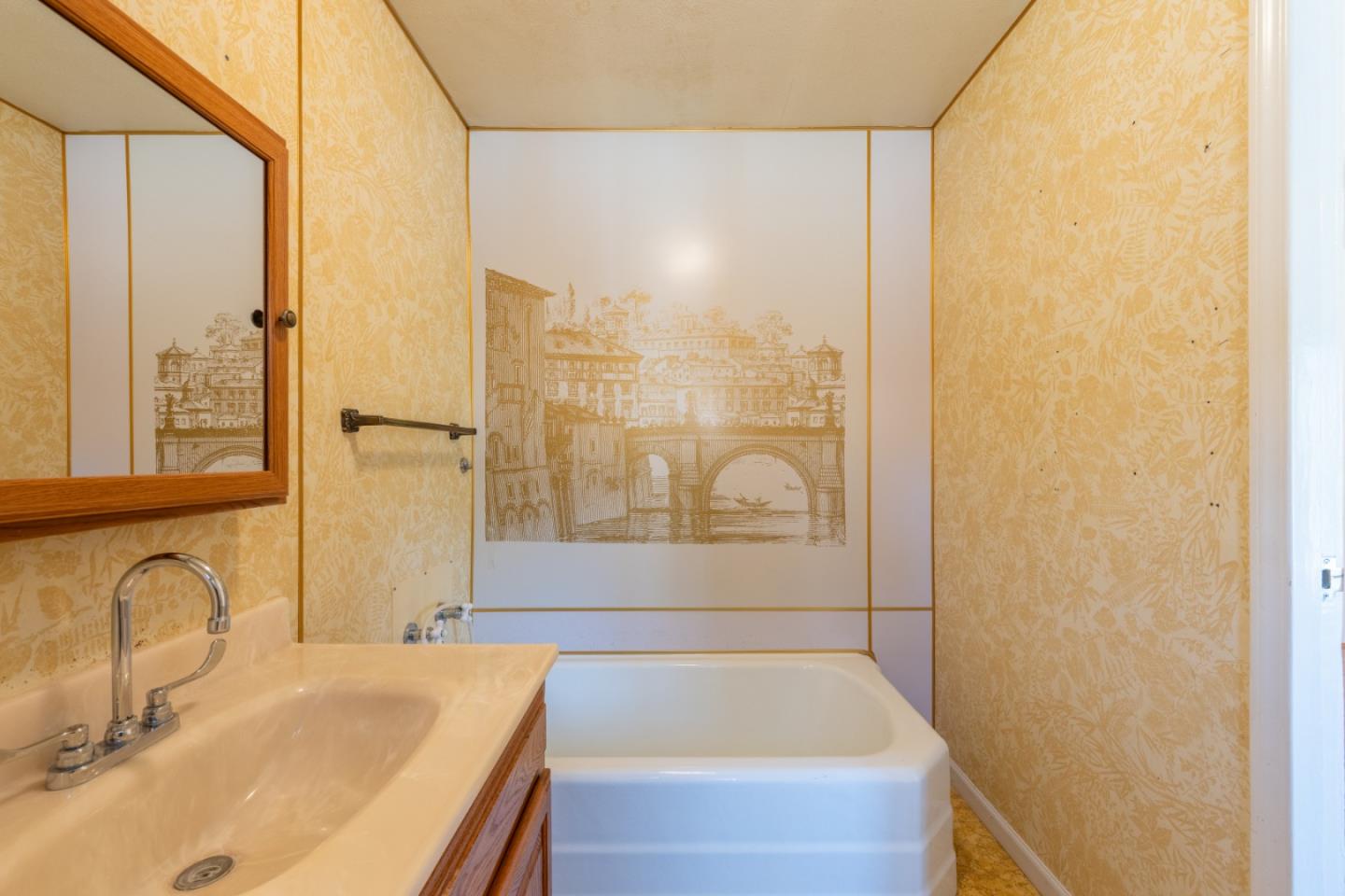 Detail Gallery Image 13 of 30 For 1261 Third St, Monterey,  CA 93940 - 3 Beds | 2 Baths