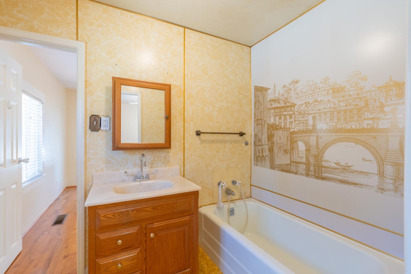 Detail Gallery Image 14 of 30 For 1261 Third St, Monterey,  CA 93940 - 3 Beds | 2 Baths