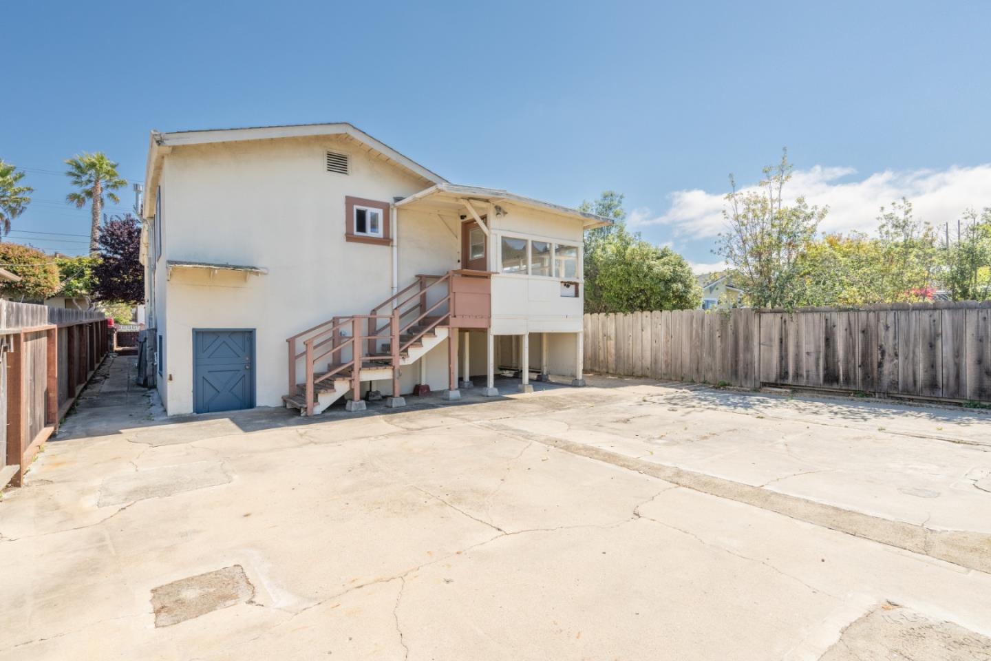 Detail Gallery Image 28 of 30 For 1261 Third St, Monterey,  CA 93940 - 3 Beds | 2 Baths