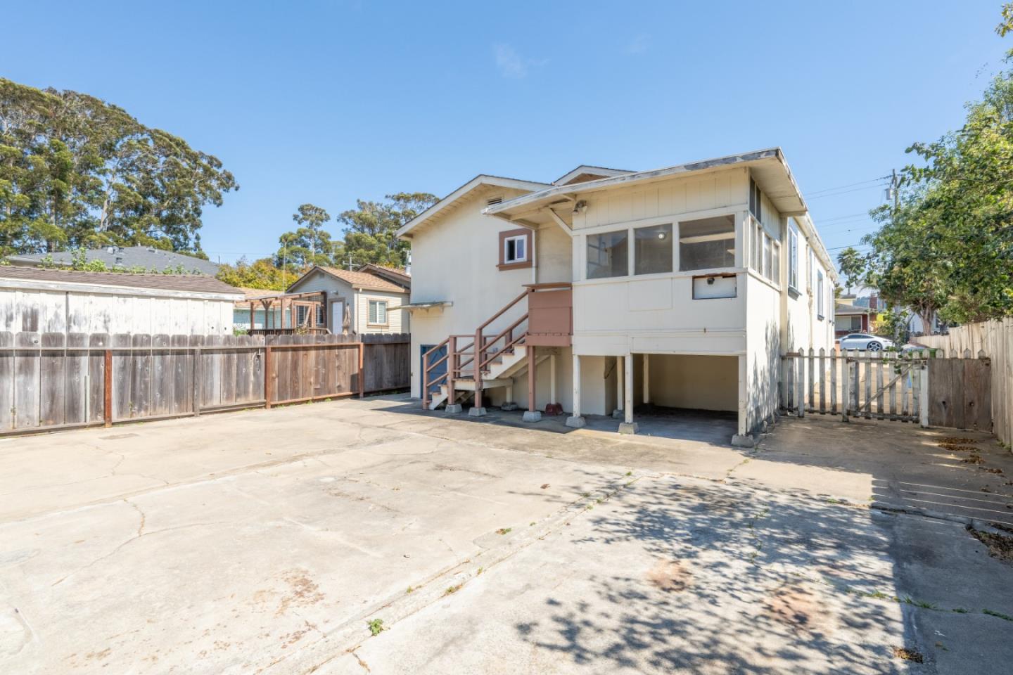 Detail Gallery Image 29 of 30 For 1261 Third St, Monterey,  CA 93940 - 3 Beds | 2 Baths