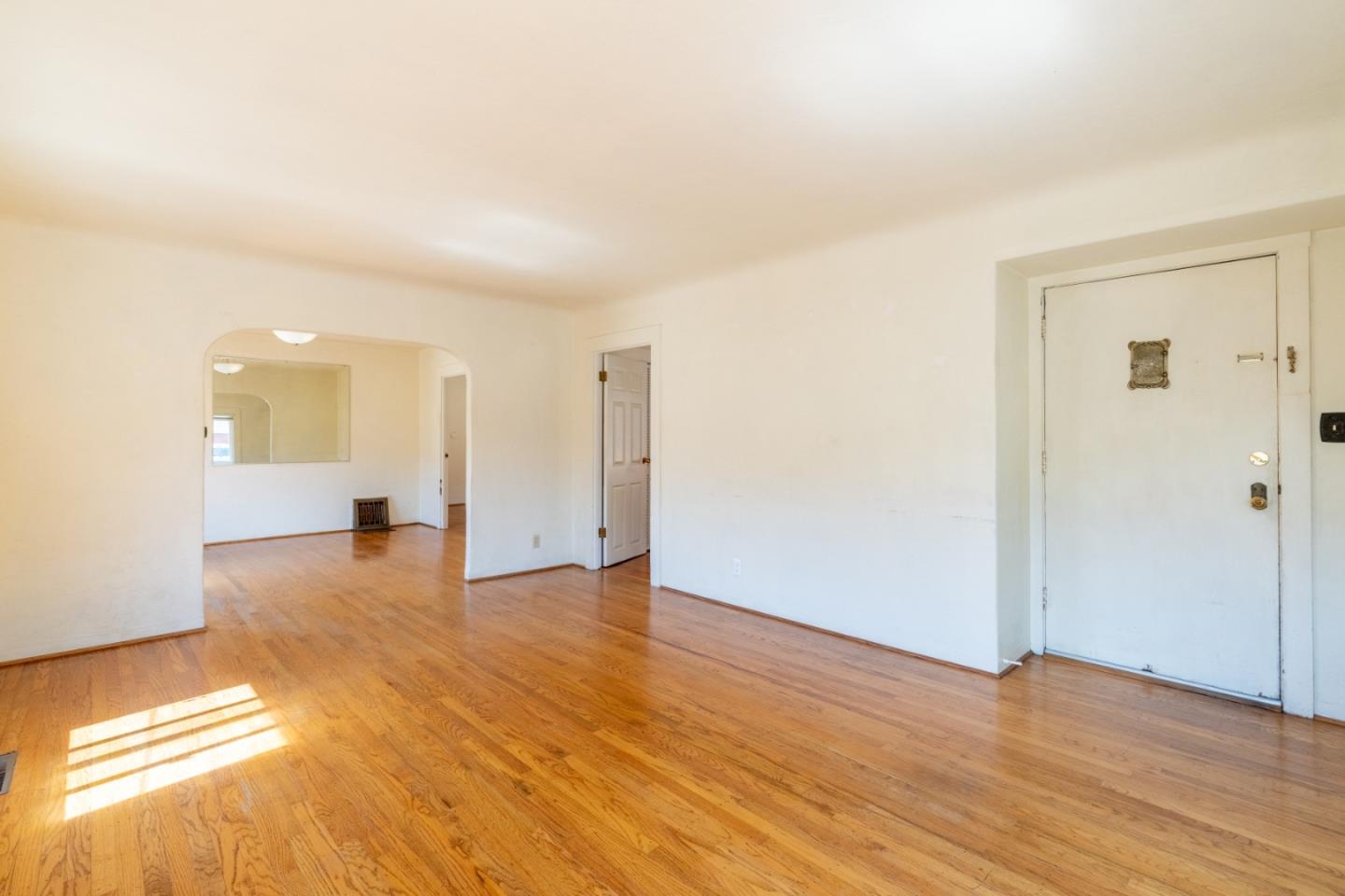 Detail Gallery Image 8 of 30 For 1261 Third St, Monterey,  CA 93940 - 3 Beds | 2 Baths