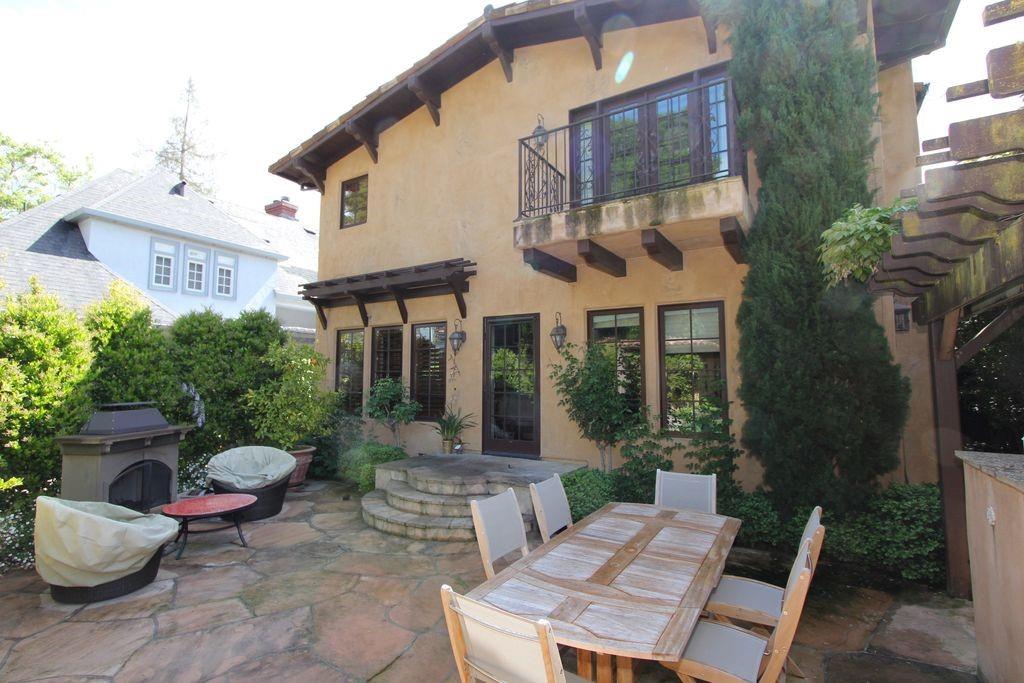 Detail Gallery Image 15 of 15 For 467 Tennyson Ave, Palo Alto,  CA 94301 - 4 Beds | 4 Baths