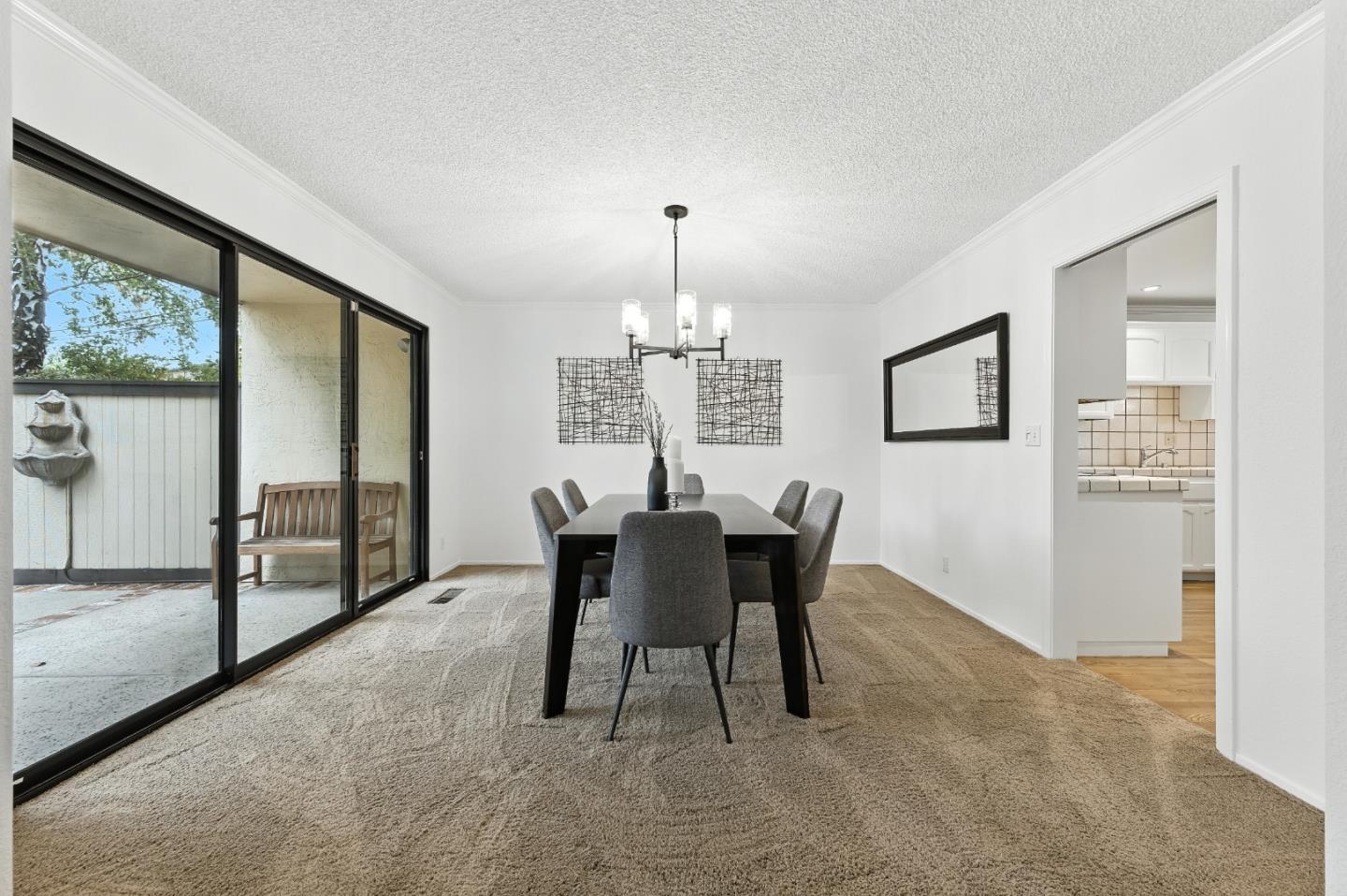 Detail Gallery Image 13 of 54 For 1102 Royal Ln, San Carlos,  CA 94070 - 4 Beds | 2/1 Baths