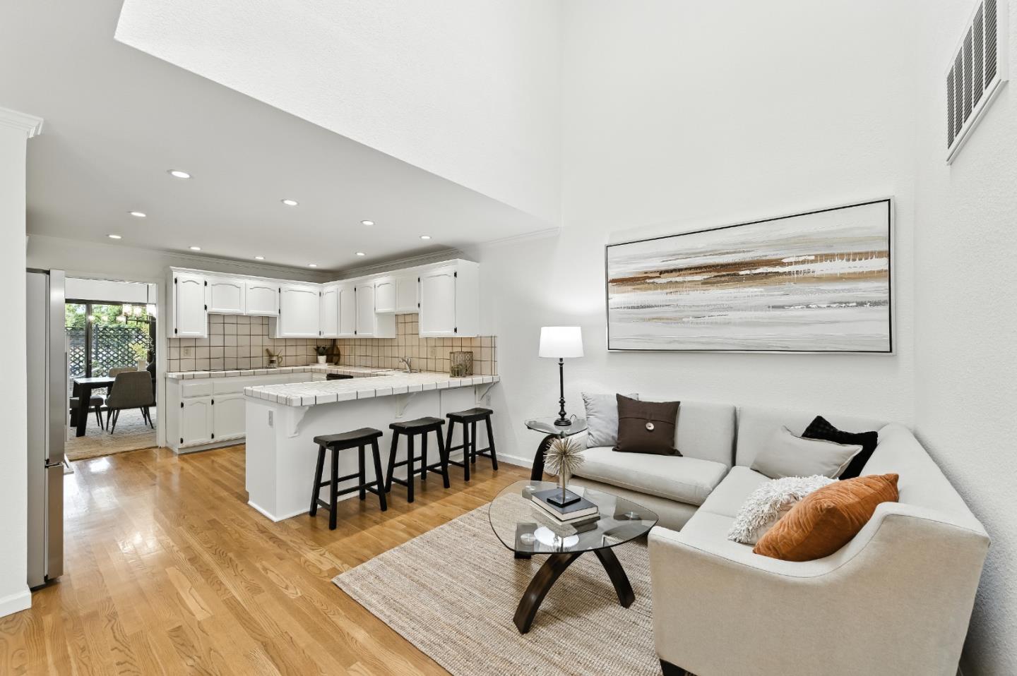 Detail Gallery Image 19 of 54 For 1102 Royal Ln, San Carlos,  CA 94070 - 4 Beds | 2/1 Baths
