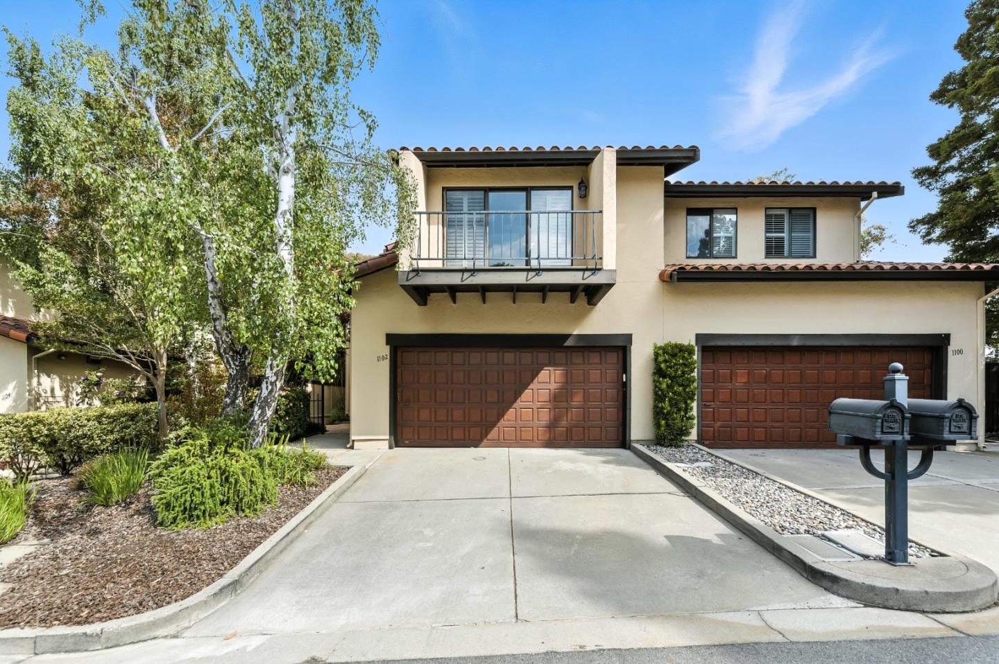 Detail Gallery Image 3 of 54 For 1102 Royal Ln, San Carlos,  CA 94070 - 4 Beds | 2/1 Baths