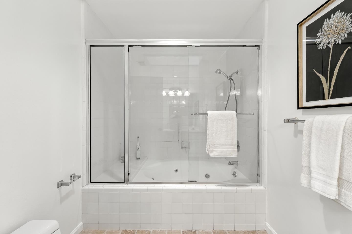 Detail Gallery Image 31 of 54 For 1102 Royal Ln, San Carlos,  CA 94070 - 4 Beds | 2/1 Baths