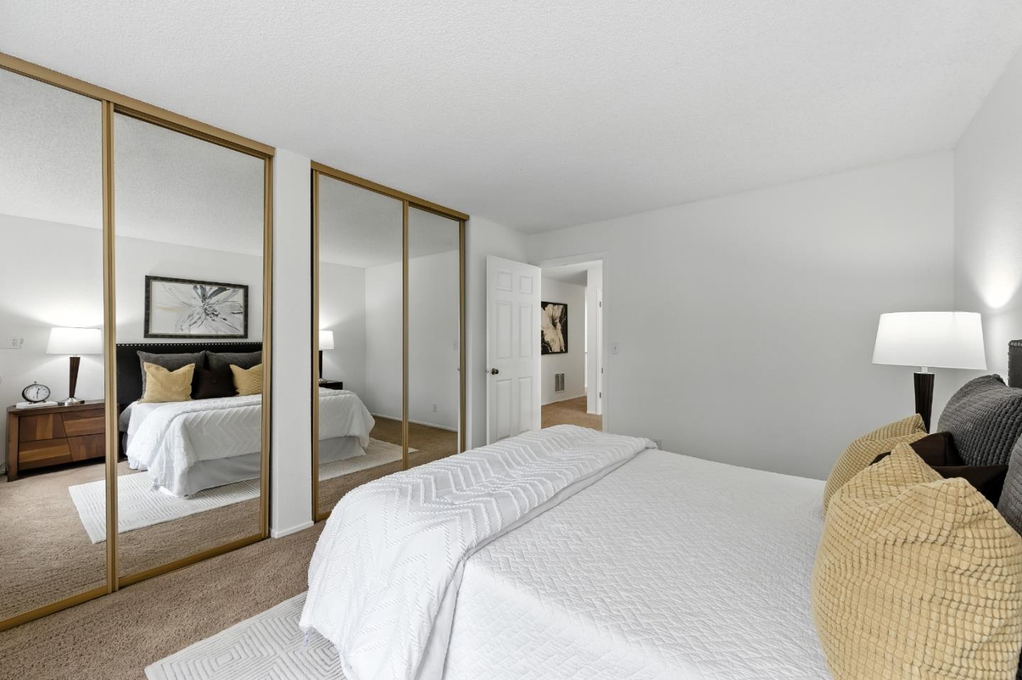 Detail Gallery Image 33 of 54 For 1102 Royal Ln, San Carlos,  CA 94070 - 4 Beds | 2/1 Baths