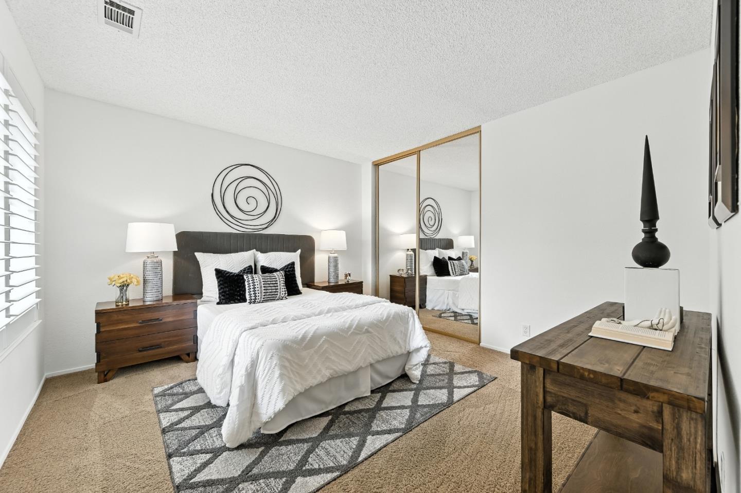 Detail Gallery Image 34 of 54 For 1102 Royal Ln, San Carlos,  CA 94070 - 4 Beds | 2/1 Baths