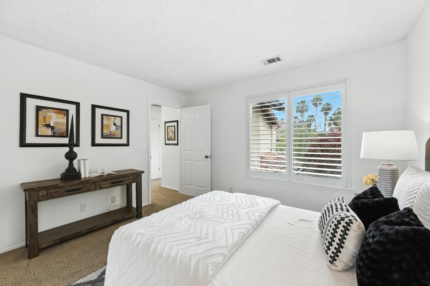 Detail Gallery Image 35 of 54 For 1102 Royal Ln, San Carlos,  CA 94070 - 4 Beds | 2/1 Baths