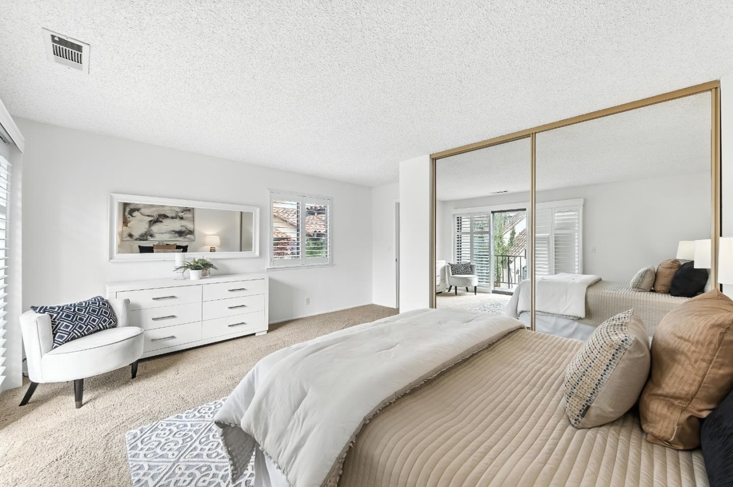 Detail Gallery Image 37 of 54 For 1102 Royal Ln, San Carlos,  CA 94070 - 4 Beds | 2/1 Baths