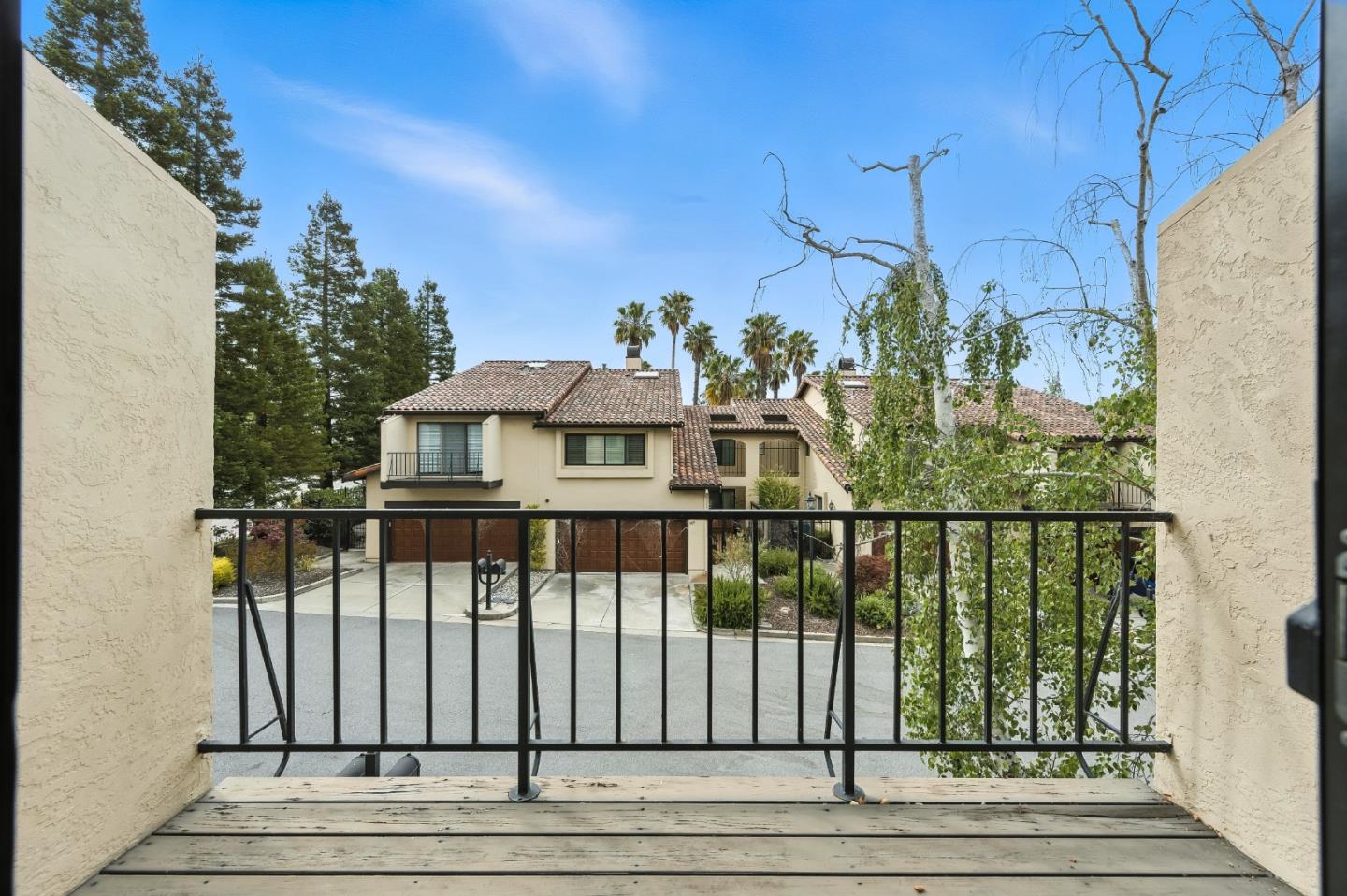 Detail Gallery Image 39 of 54 For 1102 Royal Ln, San Carlos,  CA 94070 - 4 Beds | 2/1 Baths