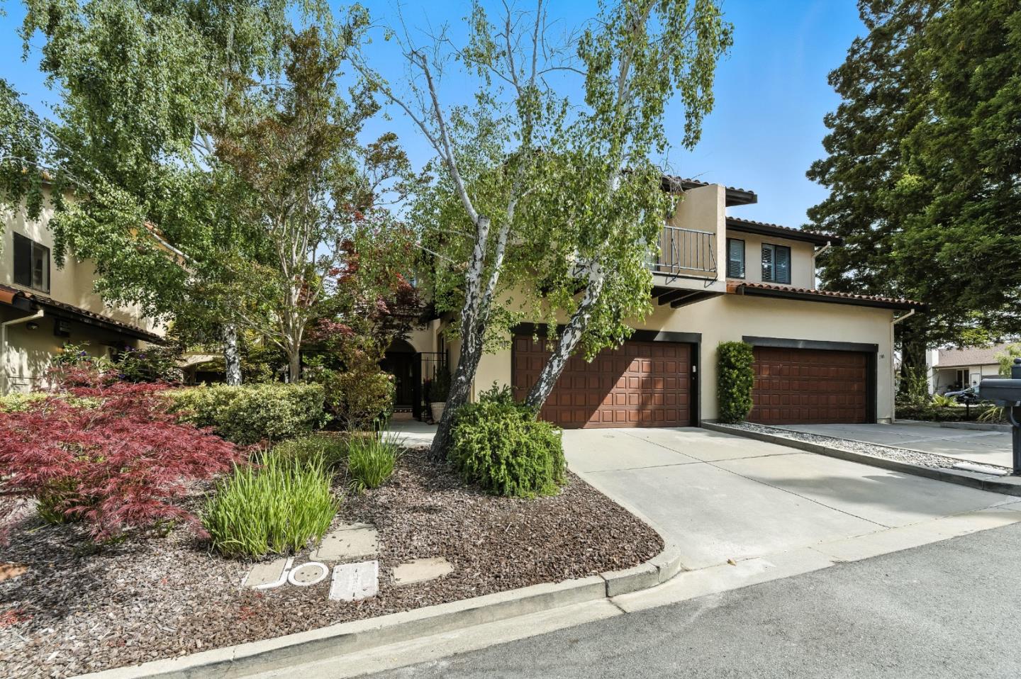 Detail Gallery Image 4 of 54 For 1102 Royal Ln, San Carlos,  CA 94070 - 4 Beds | 2/1 Baths