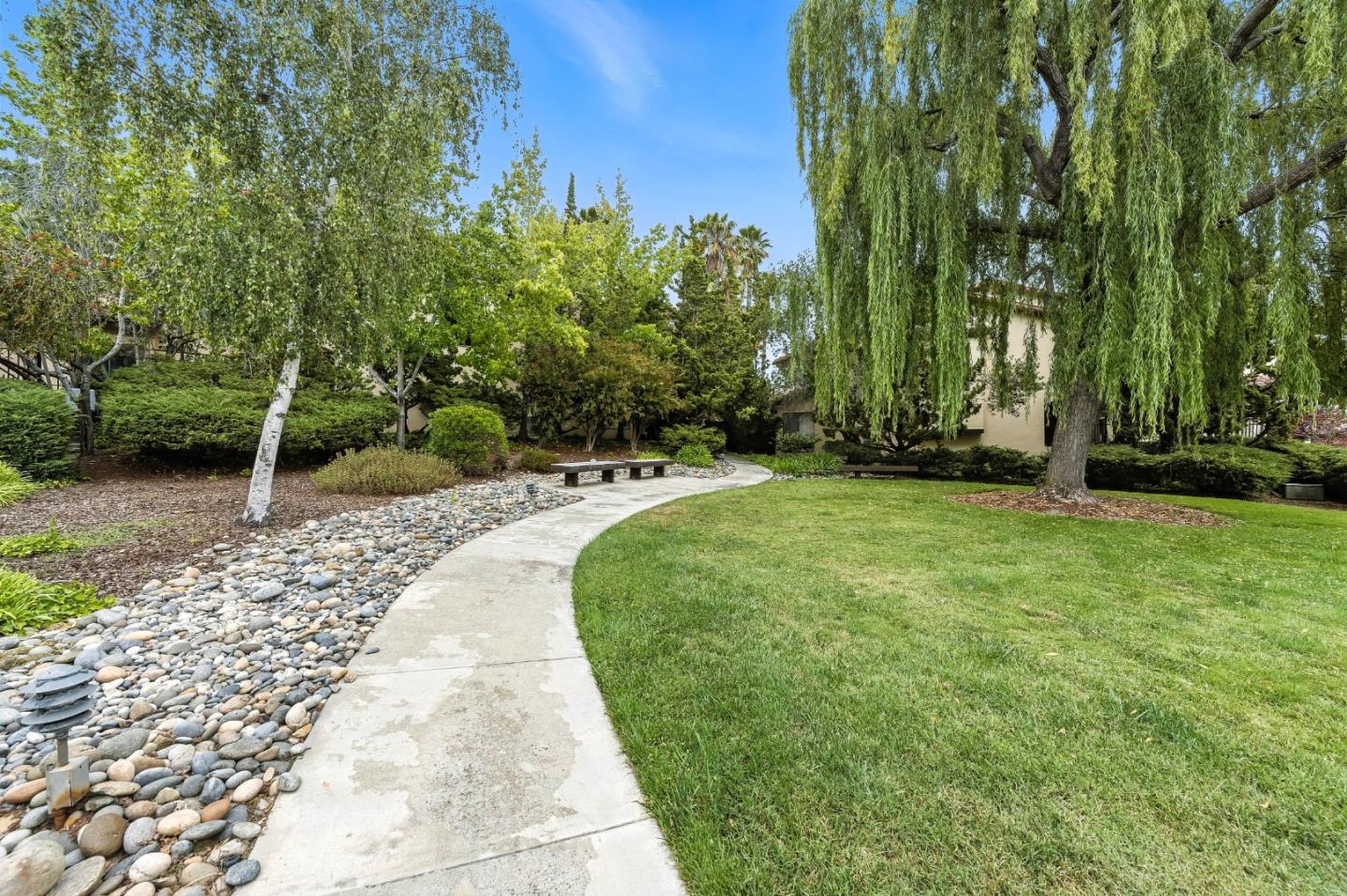 Detail Gallery Image 46 of 54 For 1102 Royal Ln, San Carlos,  CA 94070 - 4 Beds | 2/1 Baths