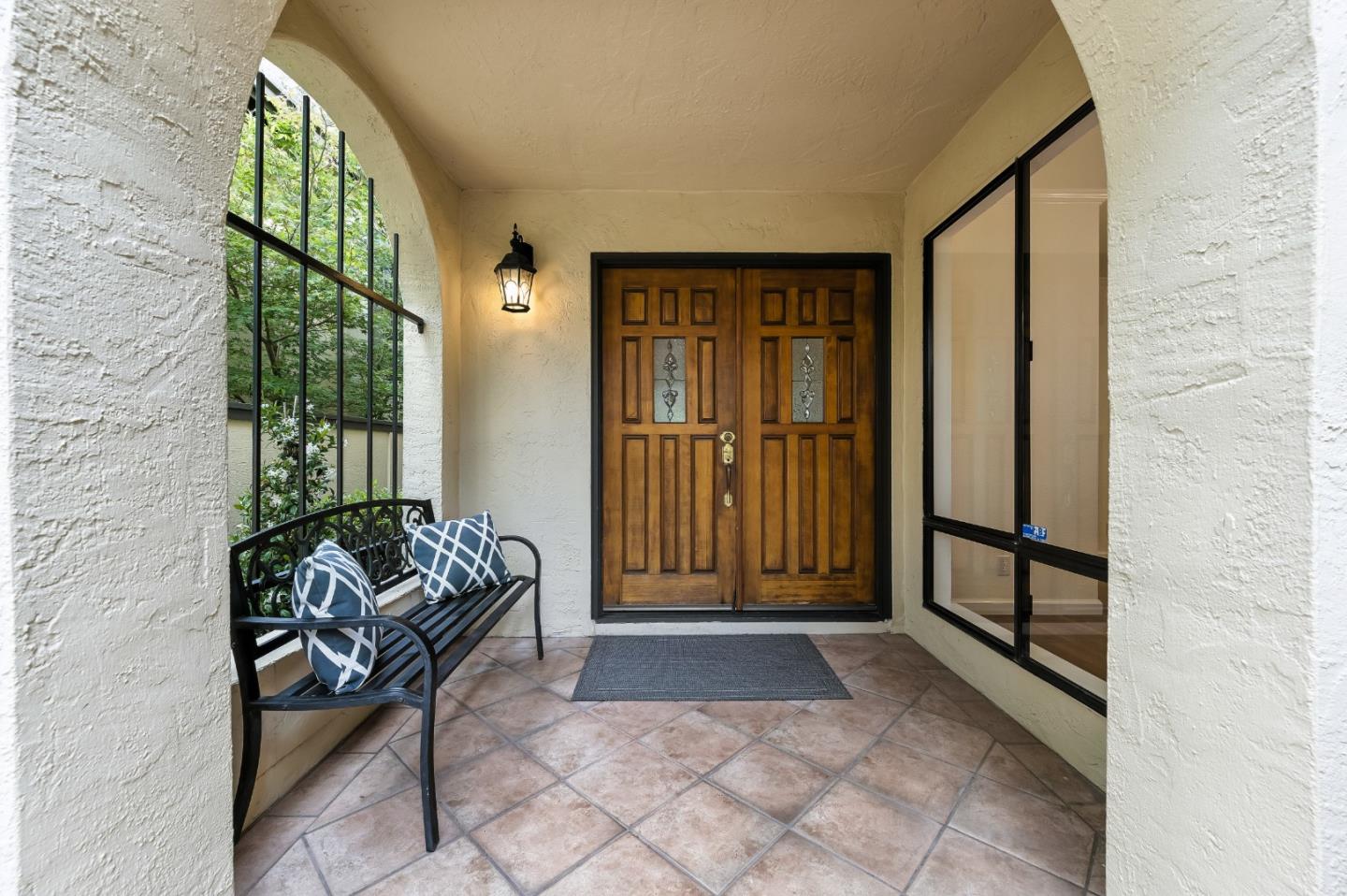Detail Gallery Image 6 of 54 For 1102 Royal Ln, San Carlos,  CA 94070 - 4 Beds | 2/1 Baths