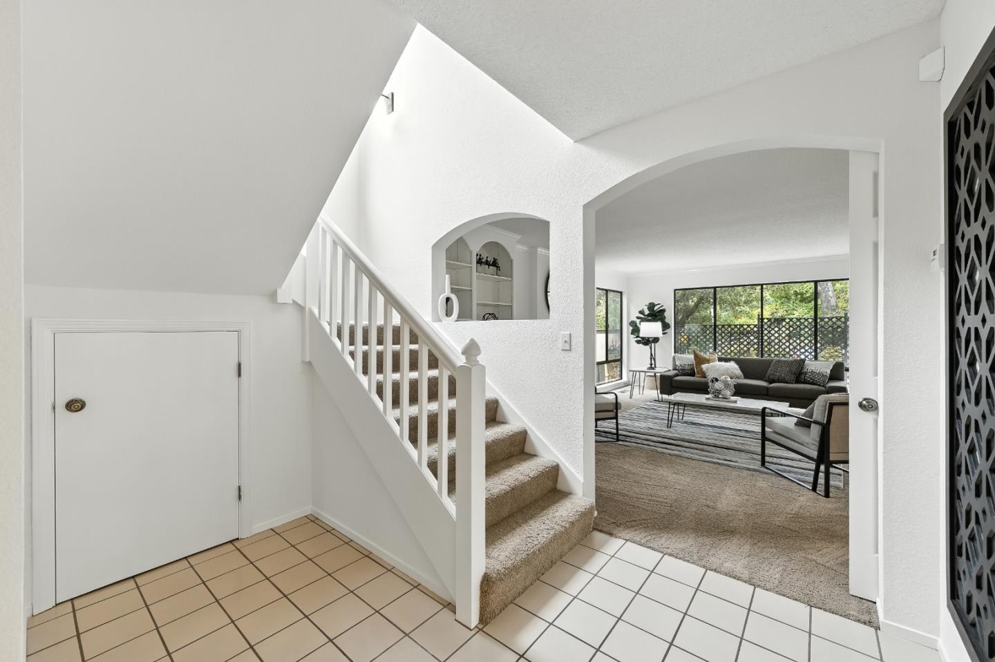 Detail Gallery Image 8 of 54 For 1102 Royal Ln, San Carlos,  CA 94070 - 4 Beds | 2/1 Baths