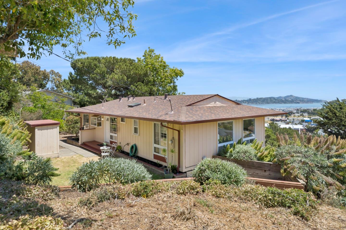 Detail Gallery Image 1 of 35 For 54 Buckelew, Sausalito,  CA 94965 - 4 Beds | 2 Baths