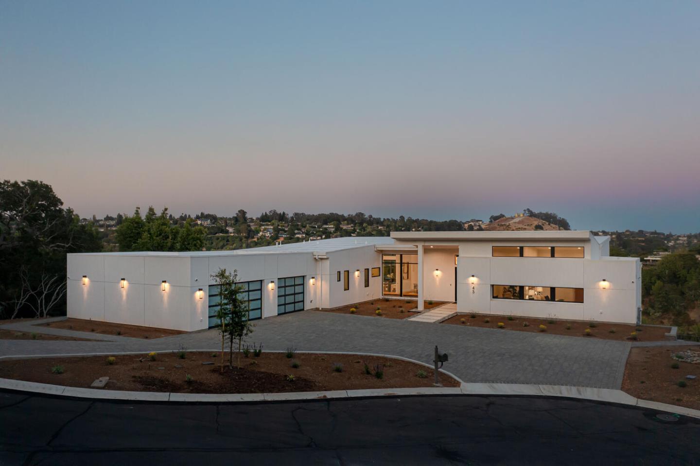 Detail Gallery Image 1 of 28 For 45 Calaveras Ct, Hillsborough,  CA 94010 - 8 Beds | 7 Baths