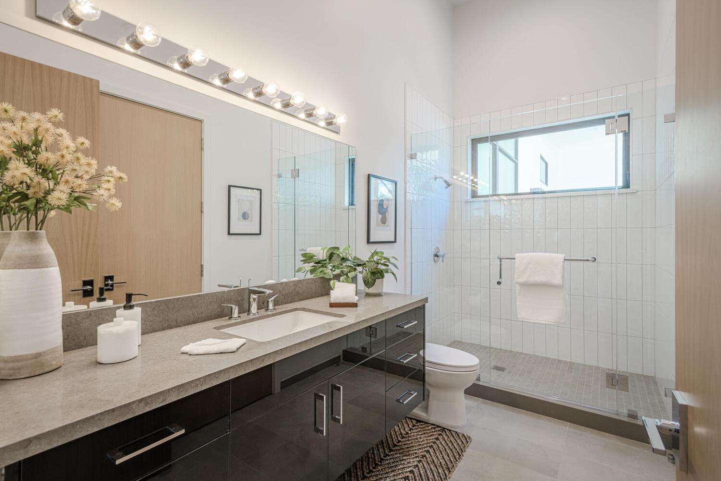 Detail Gallery Image 17 of 28 For 45 Calaveras Ct, Hillsborough,  CA 94010 - 8 Beds | 7 Baths