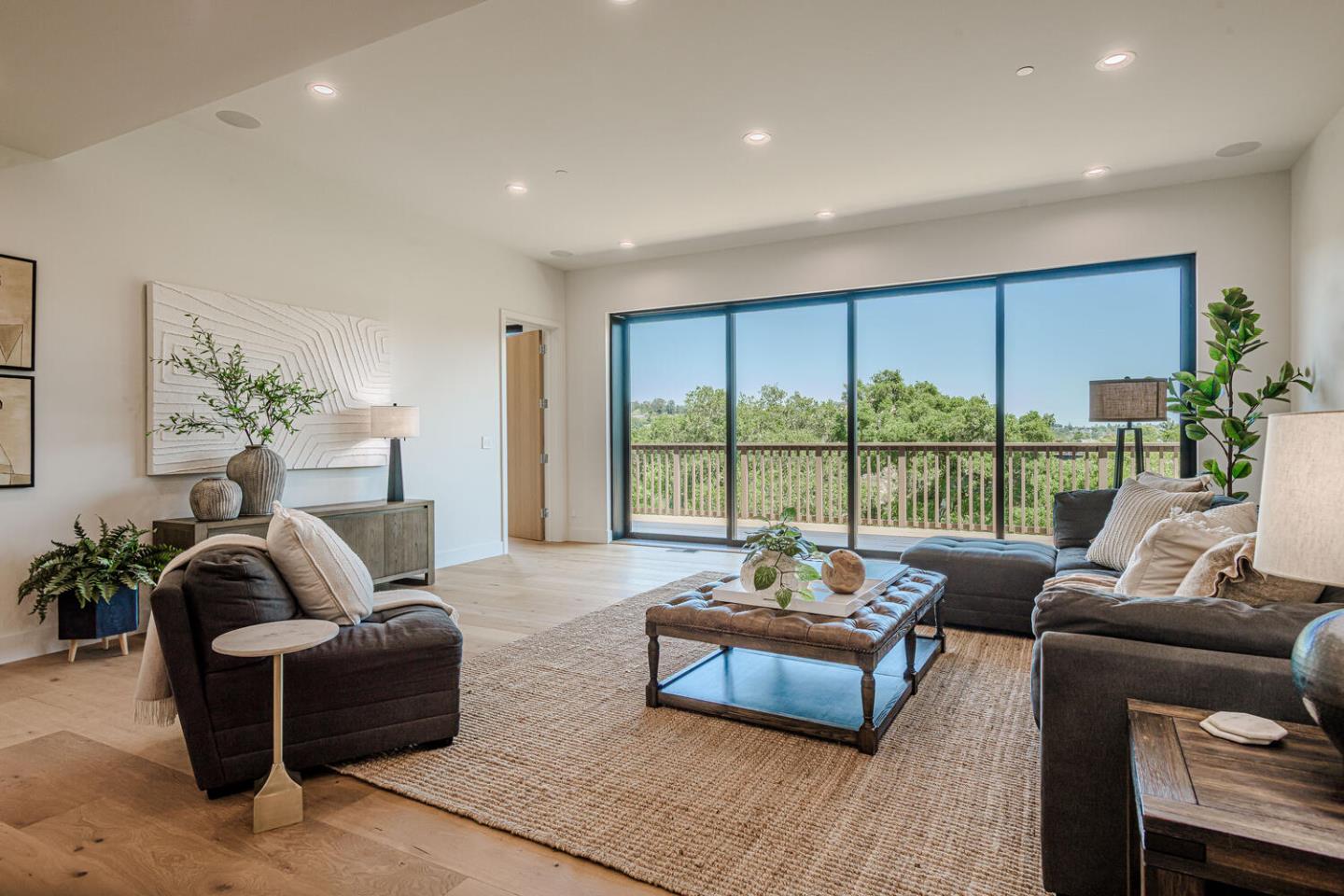 Detail Gallery Image 22 of 28 For 45 Calaveras Ct, Hillsborough,  CA 94010 - 8 Beds | 7 Baths