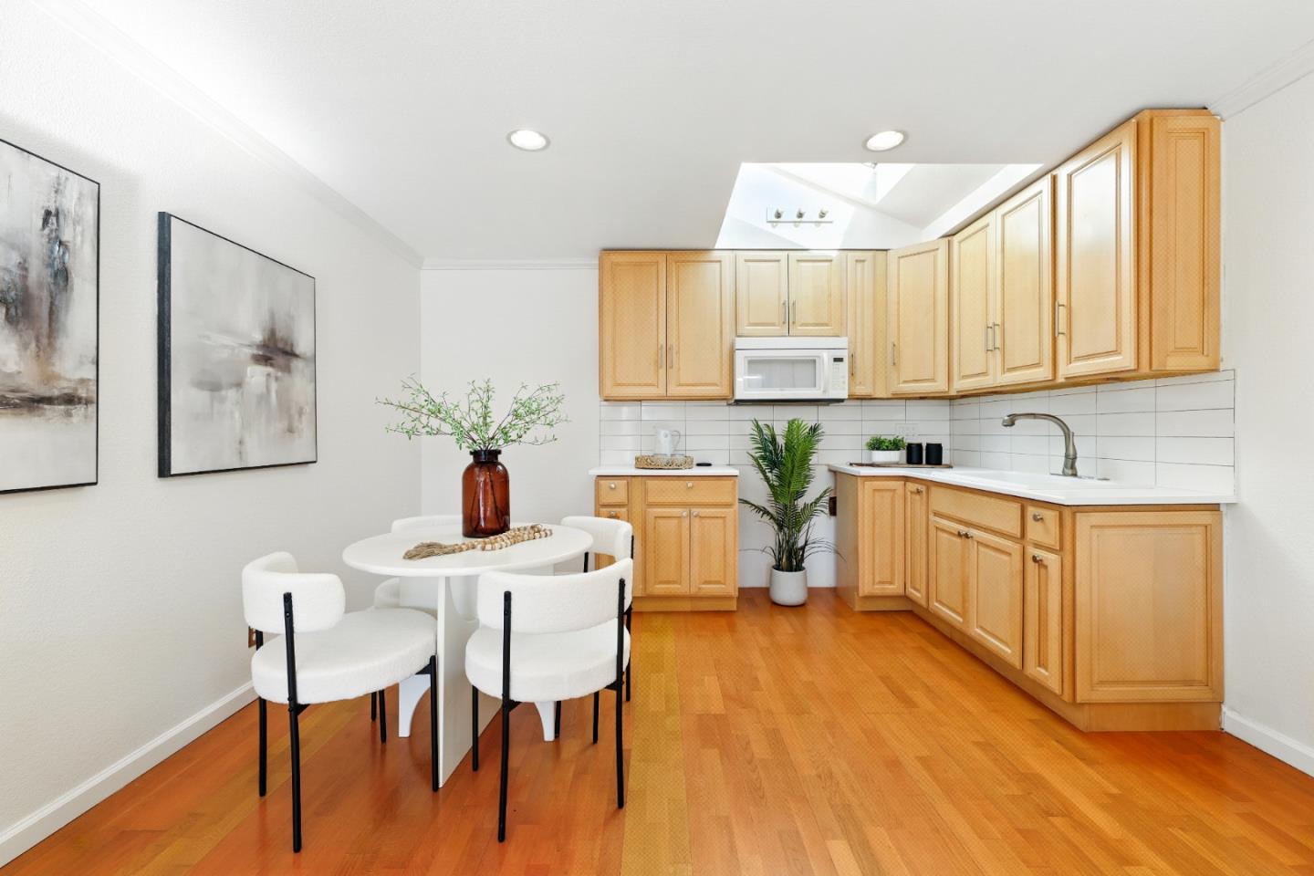 Detail Gallery Image 57 of 69 For 110 Manzanita Ave, South San Francisco,  CA 94080 - 4 Beds | 2/1 Baths
