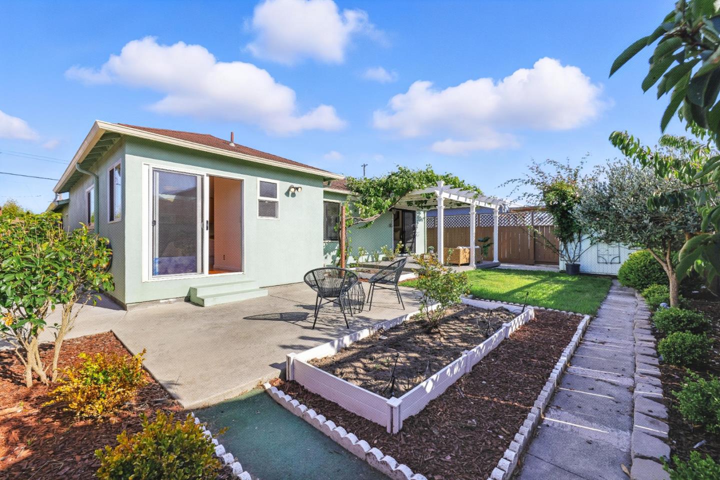 Detail Gallery Image 63 of 69 For 110 Manzanita Ave, South San Francisco,  CA 94080 - 4 Beds | 2/1 Baths