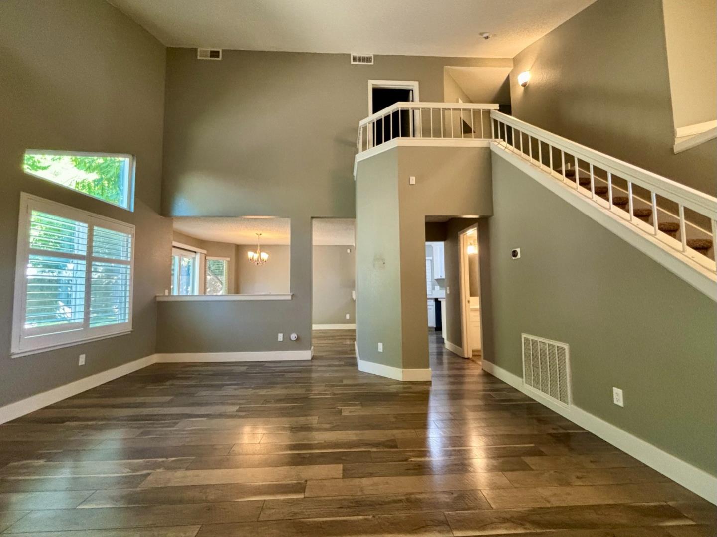 Detail Gallery Image 5 of 25 For 7592 Deltawind Dr, Sacramento,  CA 95831 - 3 Beds | 2/1 Baths