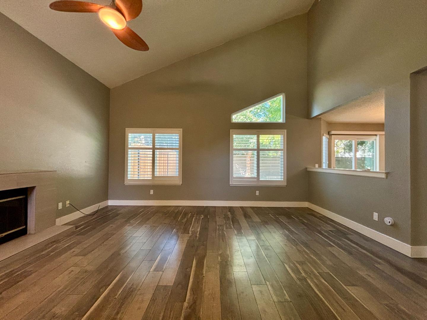 Detail Gallery Image 6 of 25 For 7592 Deltawind Dr, Sacramento,  CA 95831 - 3 Beds | 2/1 Baths