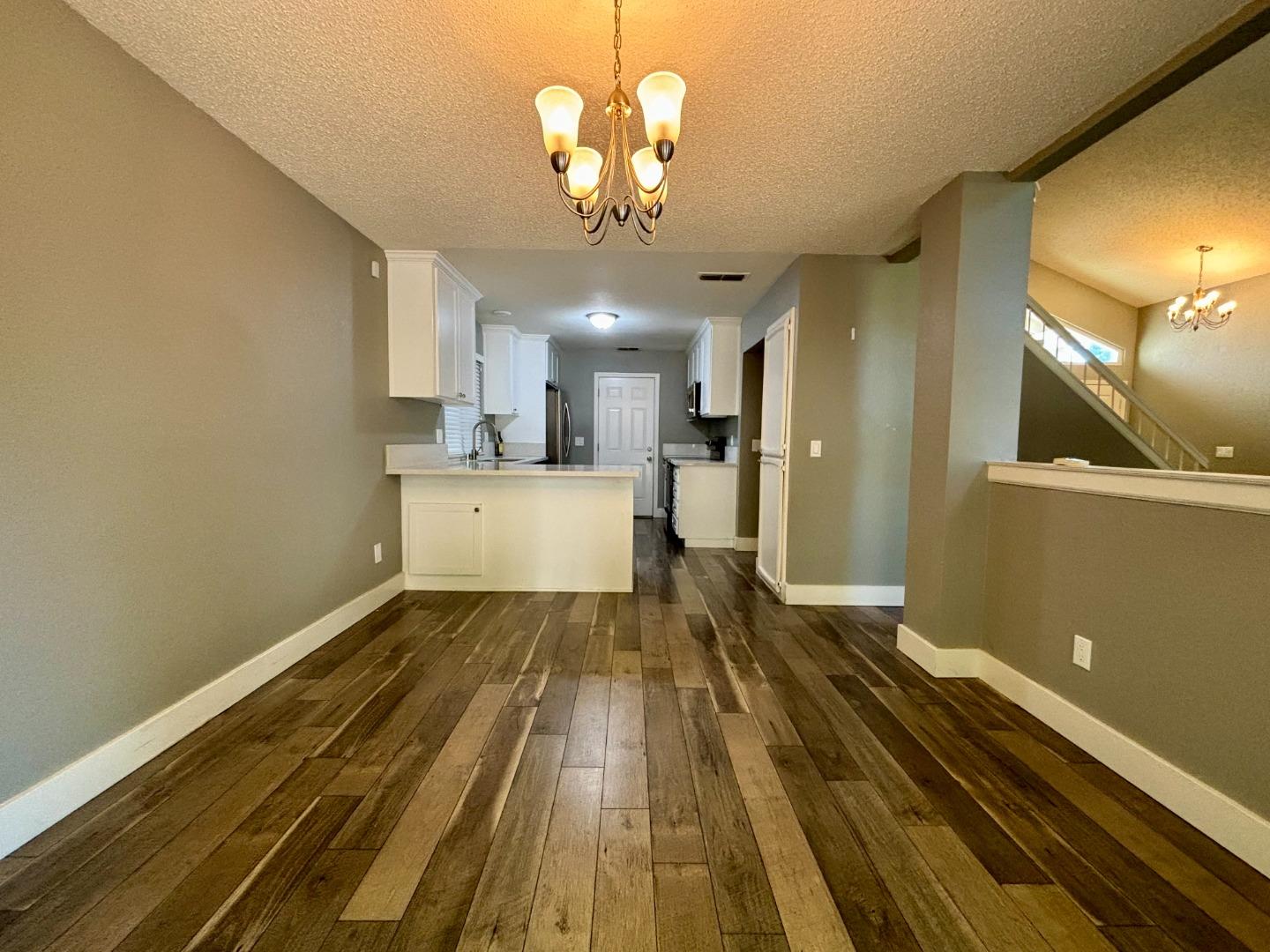 Detail Gallery Image 9 of 25 For 7592 Deltawind Dr, Sacramento,  CA 95831 - 3 Beds | 2/1 Baths