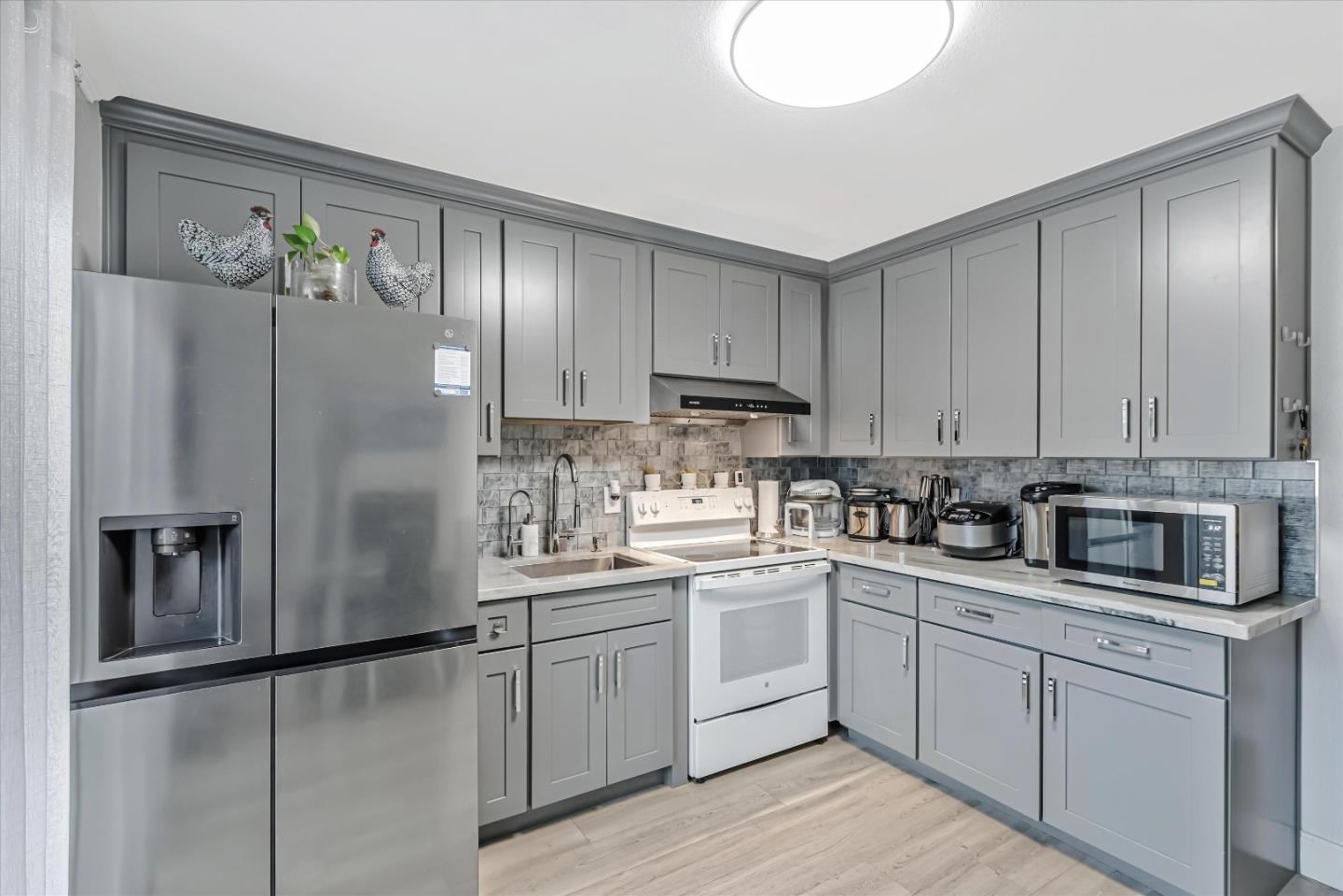 Detail Gallery Image 10 of 31 For 749 Bonita Pl, San Jose,  CA 95116 - 2 Beds | 2 Baths