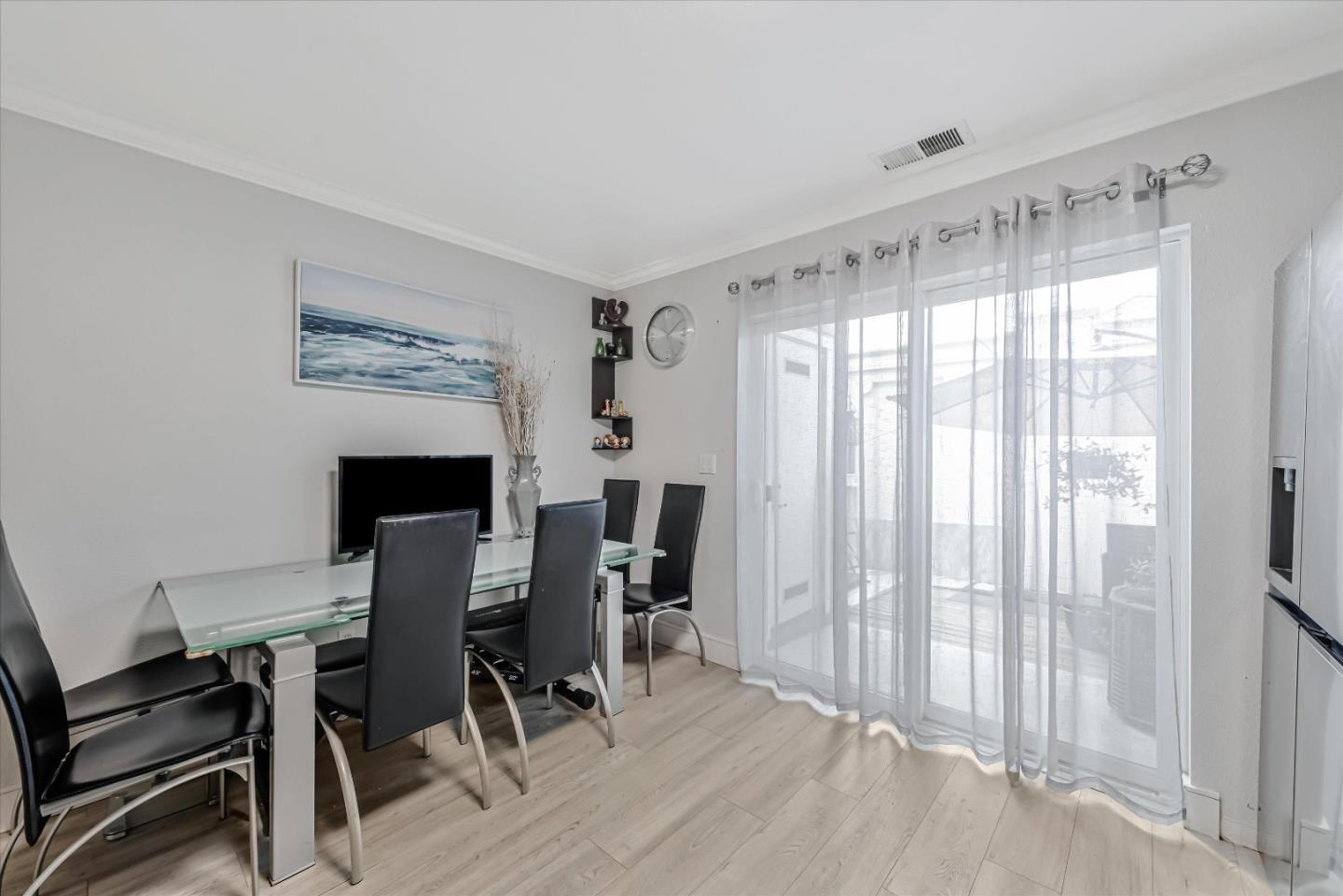 Detail Gallery Image 16 of 31 For 749 Bonita Pl, San Jose,  CA 95116 - 2 Beds | 2 Baths