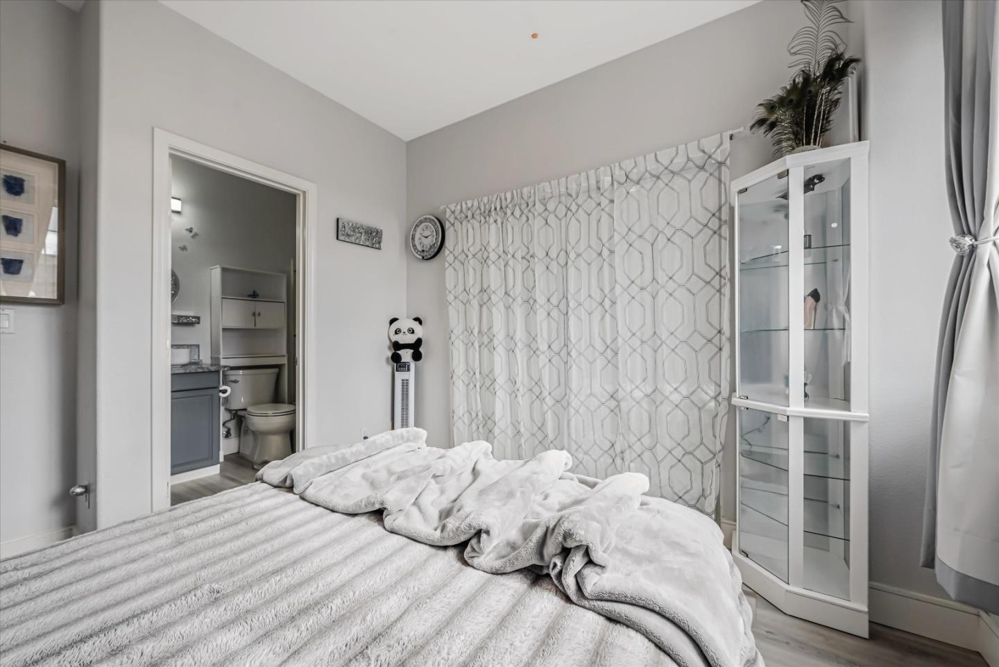 Detail Gallery Image 22 of 31 For 749 Bonita Pl, San Jose,  CA 95116 - 2 Beds | 2 Baths