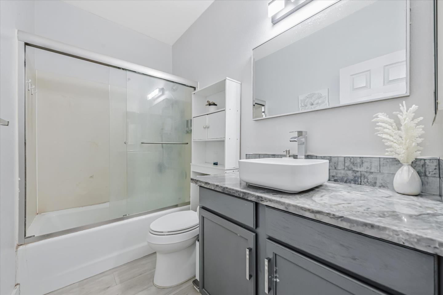 Detail Gallery Image 25 of 31 For 749 Bonita Pl, San Jose,  CA 95116 - 2 Beds | 2 Baths
