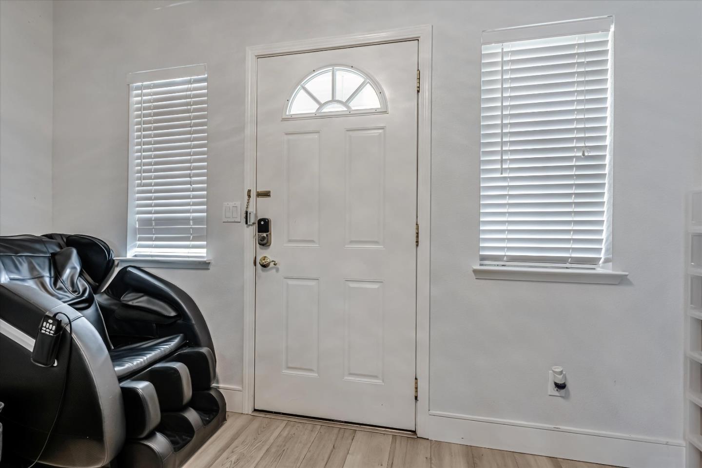 Detail Gallery Image 5 of 31 For 749 Bonita Pl, San Jose,  CA 95116 - 2 Beds | 2 Baths