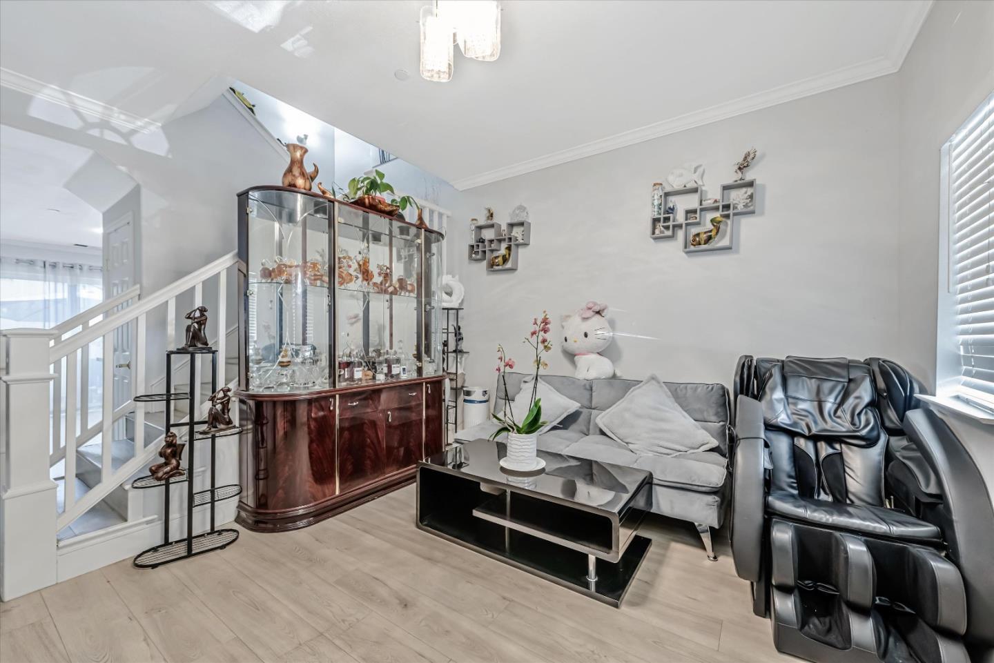 Detail Gallery Image 6 of 31 For 749 Bonita Pl, San Jose,  CA 95116 - 2 Beds | 2 Baths
