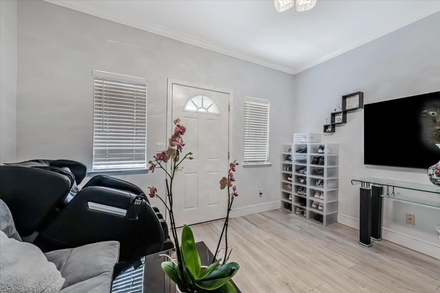 Detail Gallery Image 8 of 31 For 749 Bonita Pl, San Jose,  CA 95116 - 2 Beds | 2 Baths