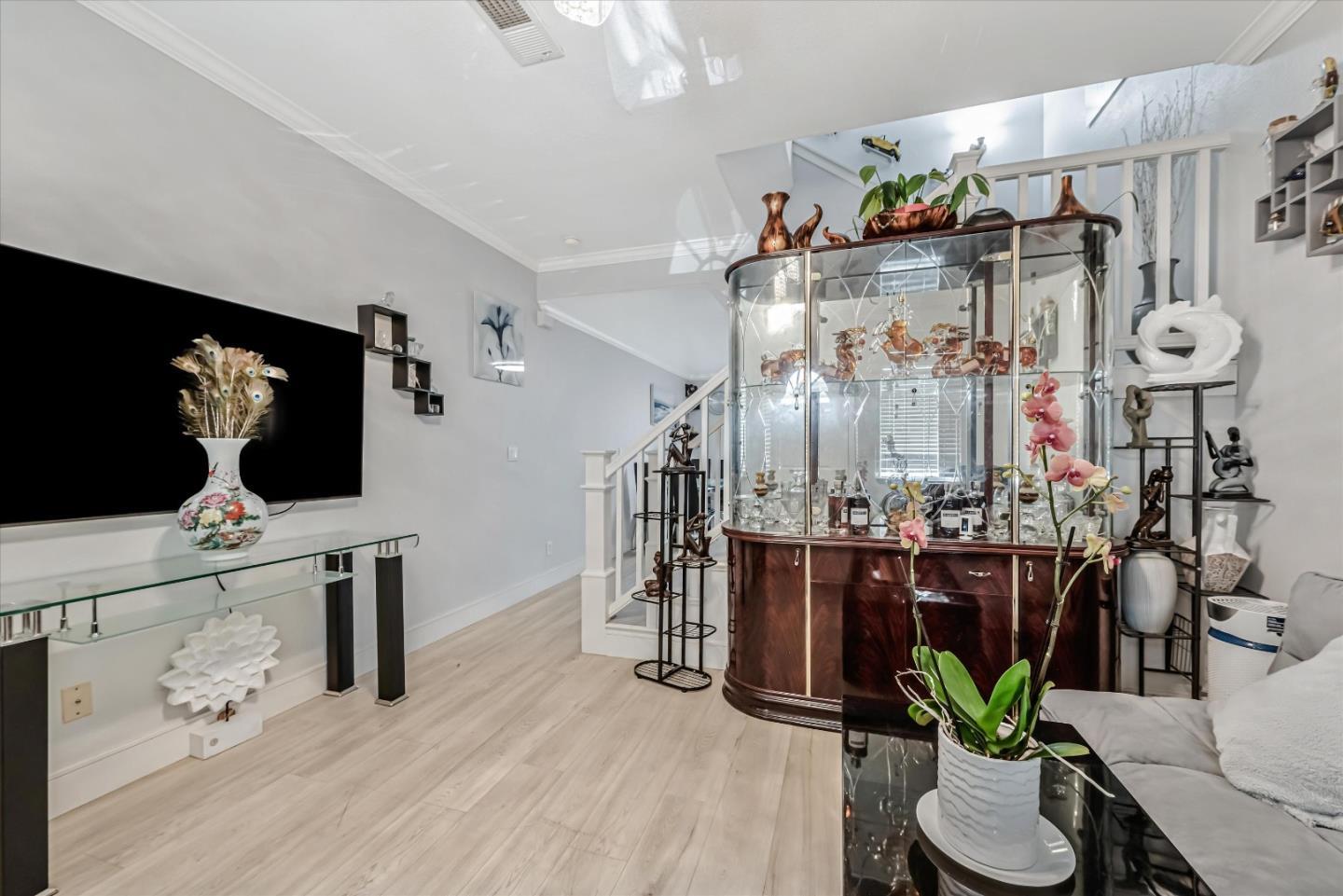 Detail Gallery Image 9 of 31 For 749 Bonita Pl, San Jose,  CA 95116 - 2 Beds | 2 Baths