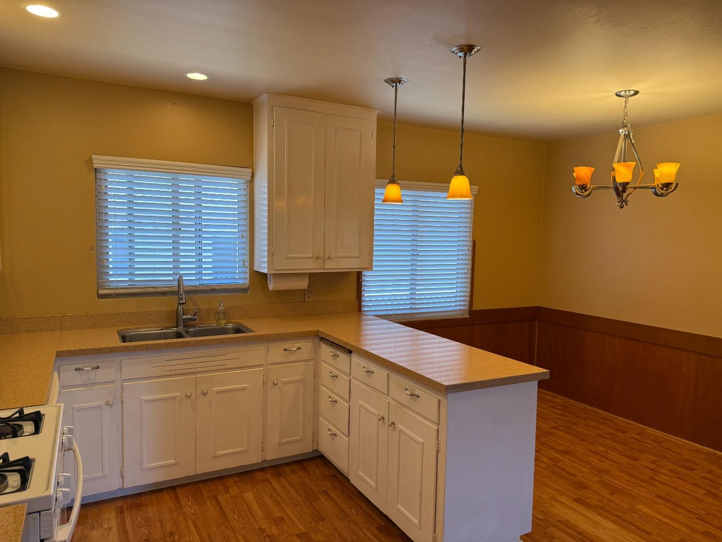 Detail Gallery Image 2 of 16 For 542 English Ave, Monterey,  CA 93940 - 4 Beds | 2 Baths