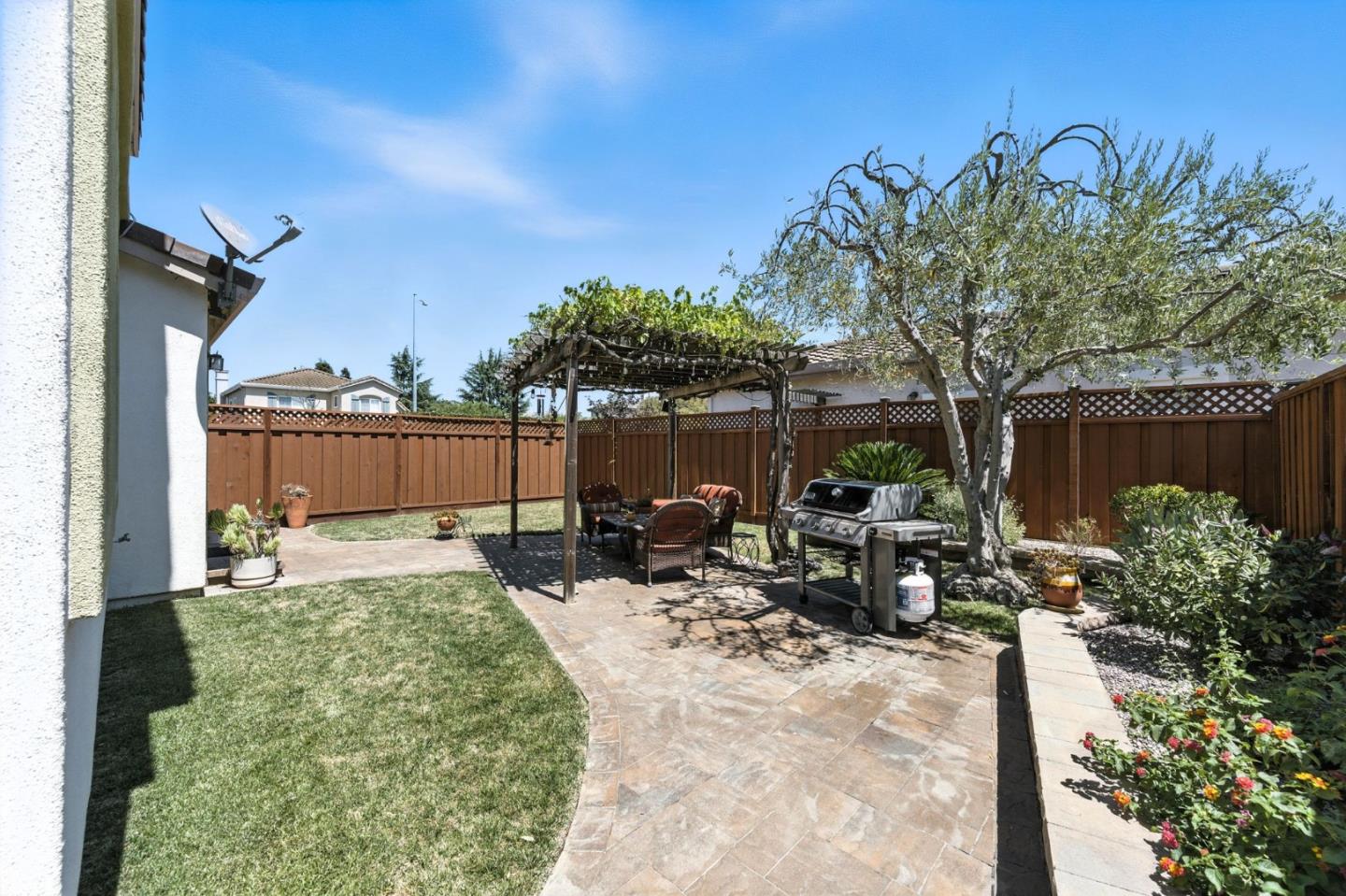 Detail Gallery Image 39 of 44 For 848 Talbot Dr, Morgan Hill,  CA 95037 - 4 Beds | 2/1 Baths