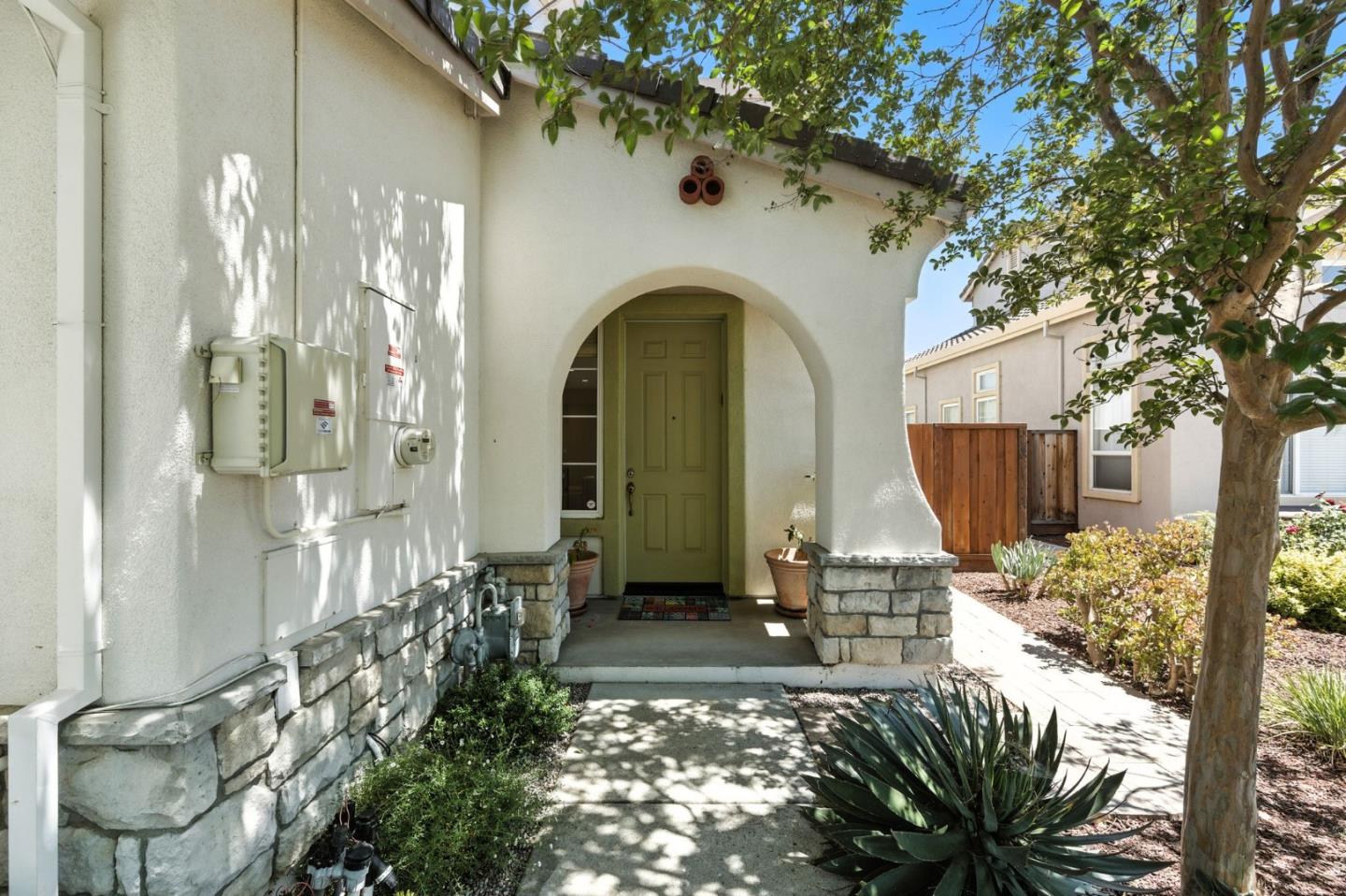 Detail Gallery Image 6 of 44 For 848 Talbot Dr, Morgan Hill,  CA 95037 - 4 Beds | 2/1 Baths