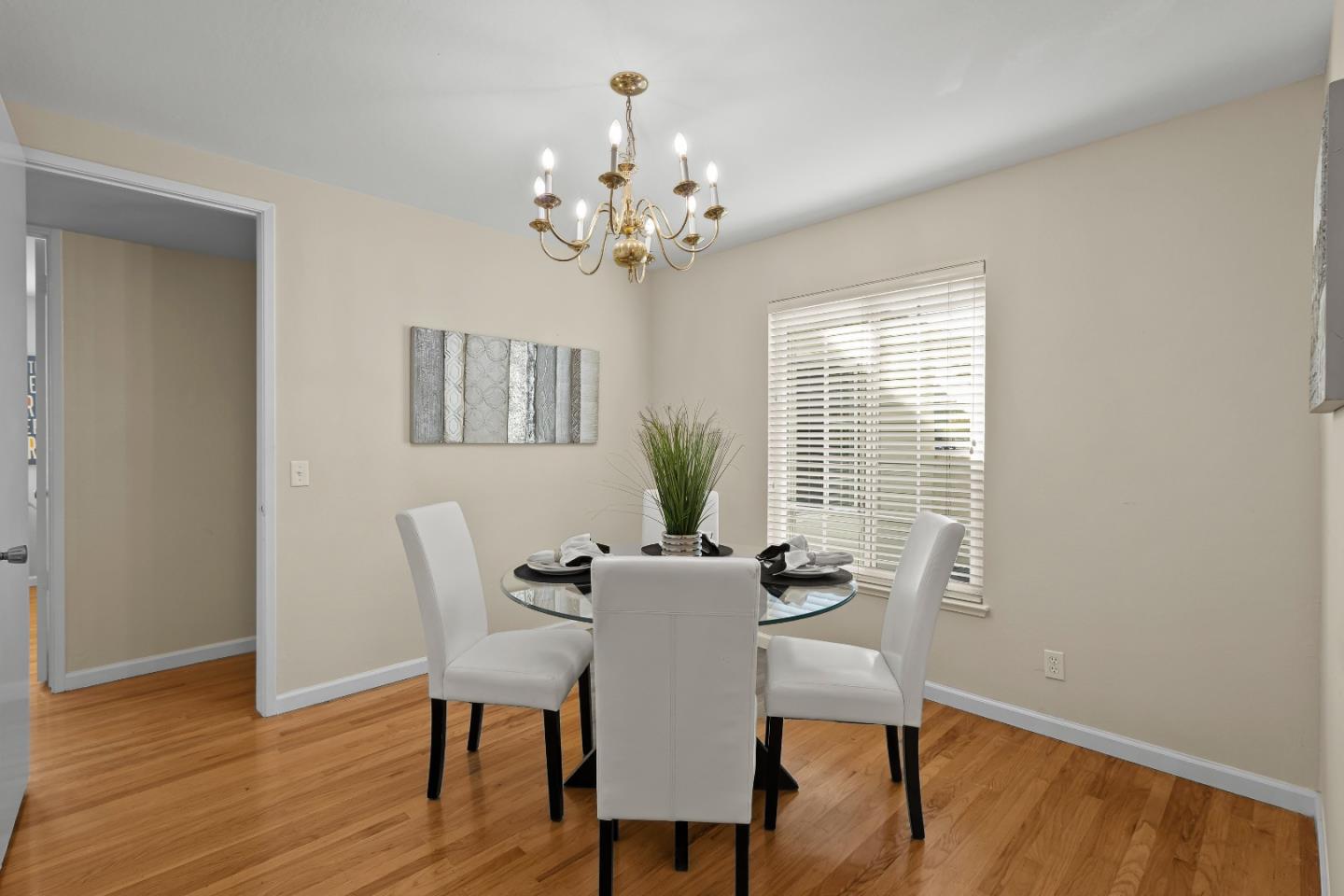 Detail Gallery Image 10 of 87 For 1061 Azalea Dr, Sunnyvale,  CA 94086 - 4 Beds | 2 Baths