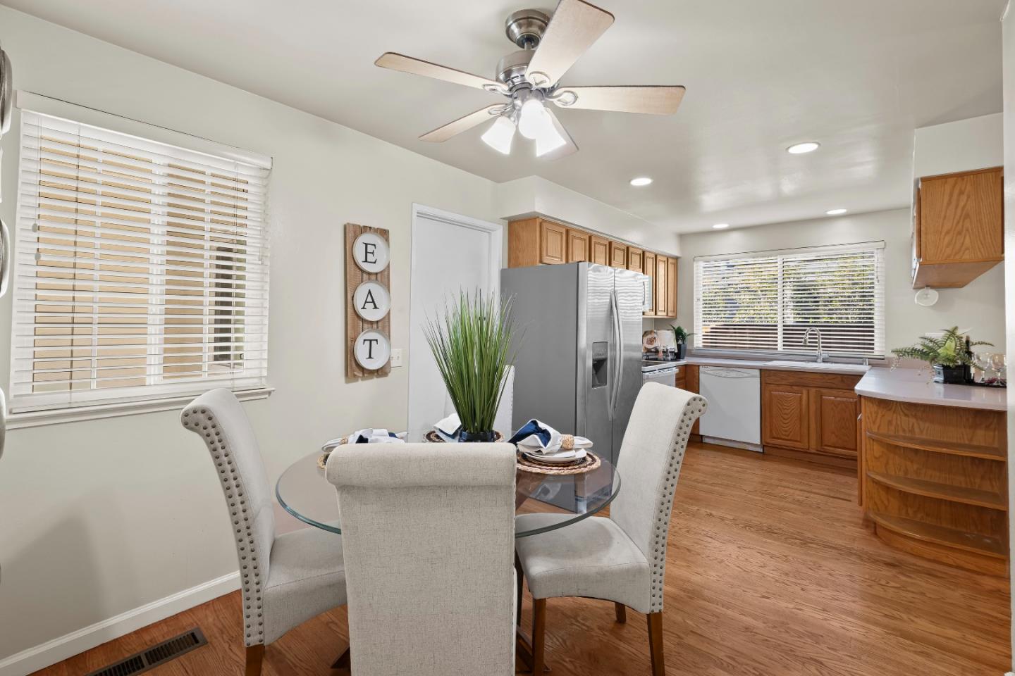 Detail Gallery Image 14 of 87 For 1061 Azalea Dr, Sunnyvale,  CA 94086 - 4 Beds | 2 Baths