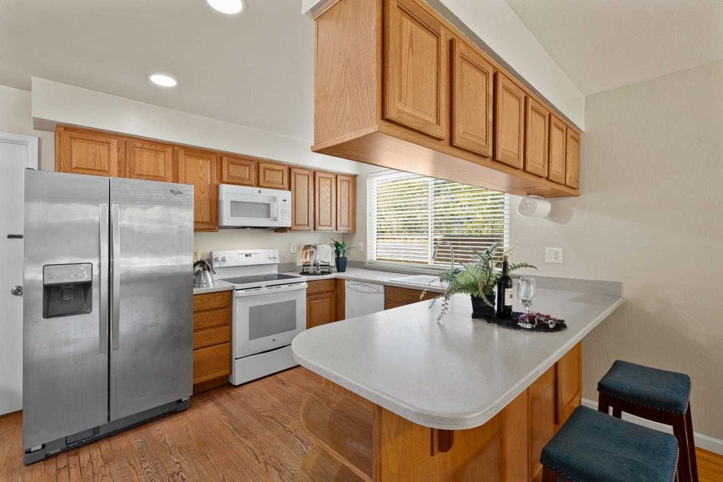 Detail Gallery Image 18 of 87 For 1061 Azalea Dr, Sunnyvale,  CA 94086 - 4 Beds | 2 Baths