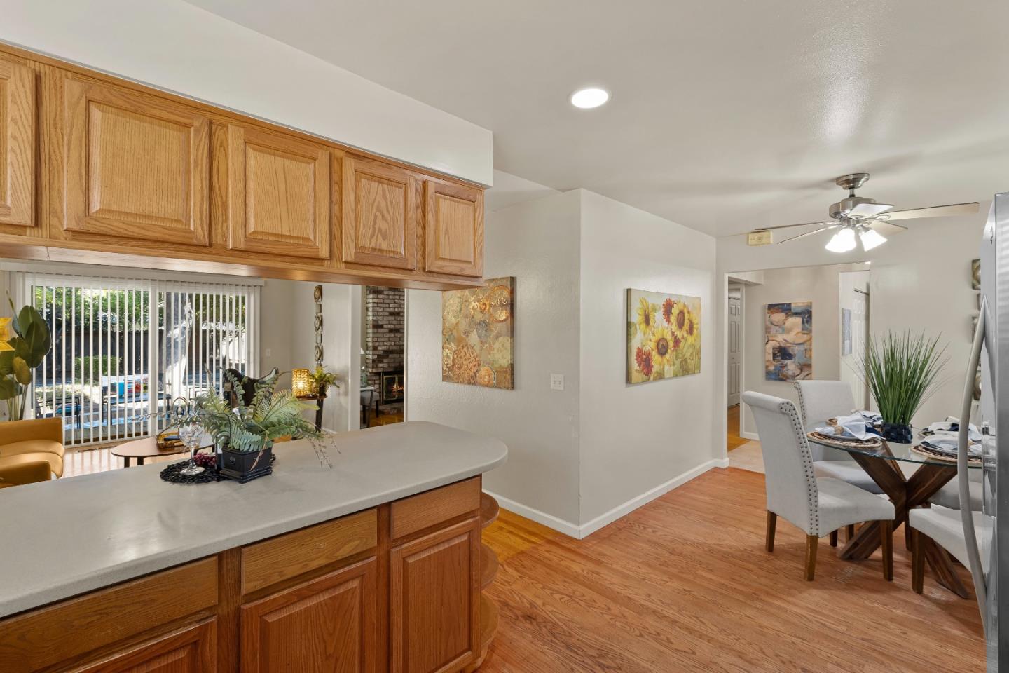 Detail Gallery Image 20 of 87 For 1061 Azalea Dr, Sunnyvale,  CA 94086 - 4 Beds | 2 Baths