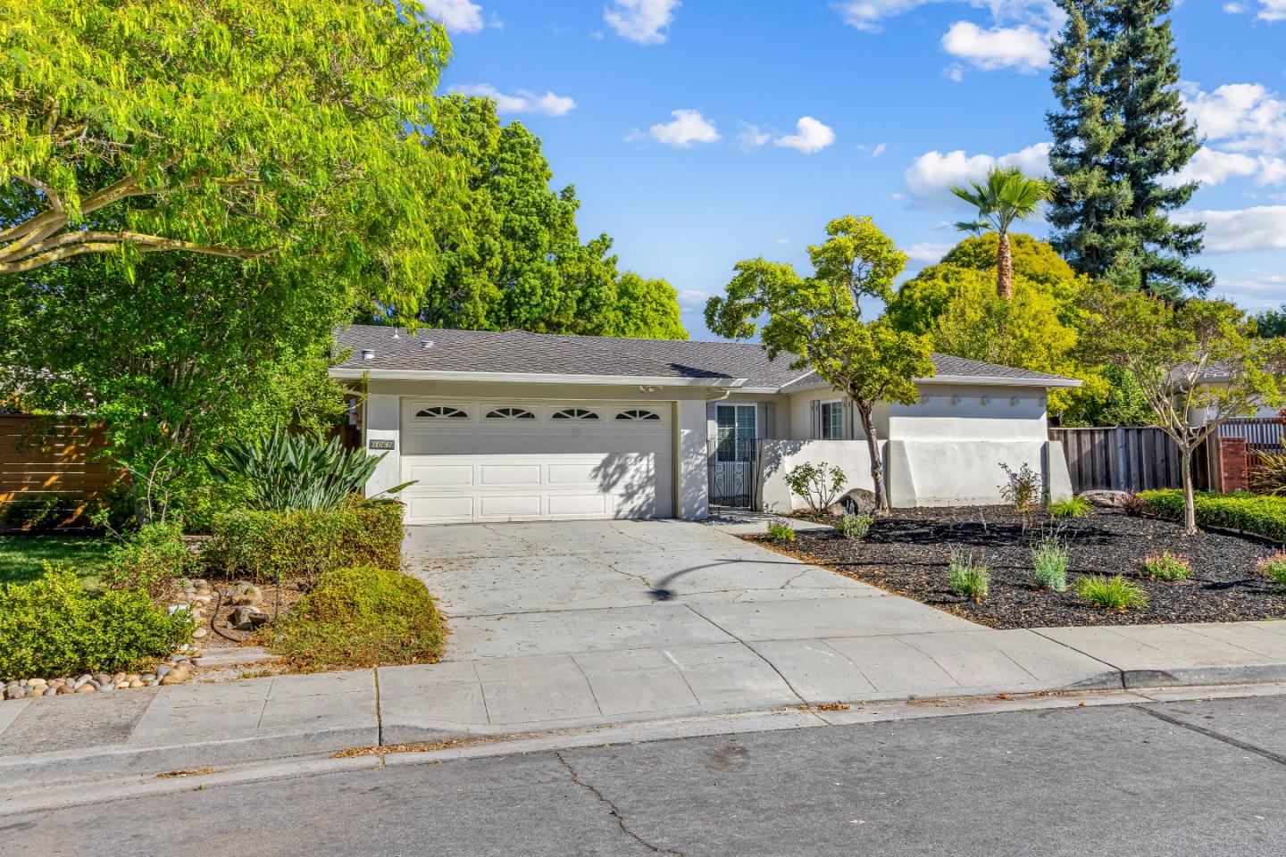 Detail Gallery Image 3 of 87 For 1061 Azalea Dr, Sunnyvale,  CA 94086 - 4 Beds | 2 Baths